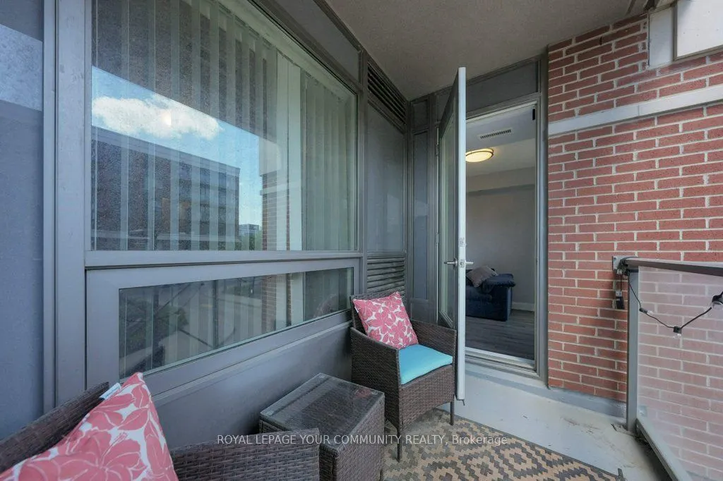 1 Uptown Drive, #202