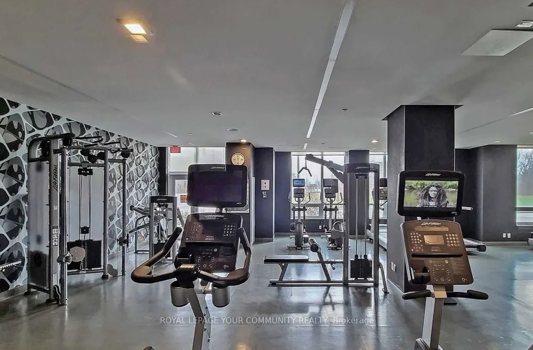 1 Uptown Drive, #202