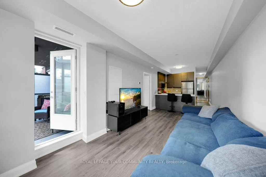 1 Uptown Drive, #202