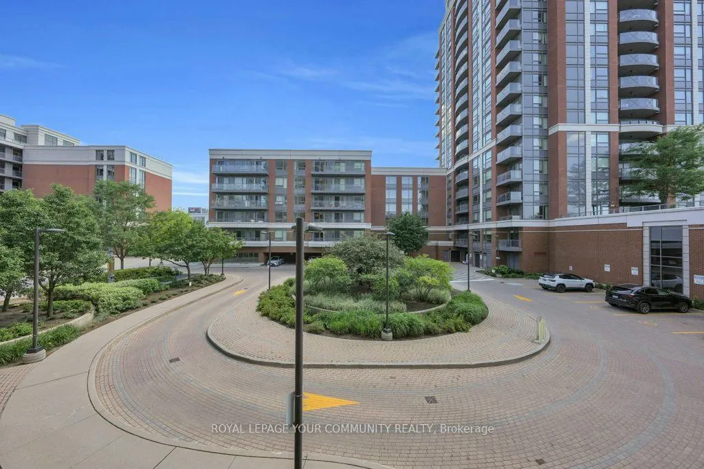 1 Uptown Drive, #202