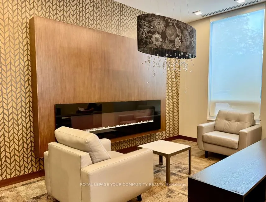 1 Uptown Drive, #202
