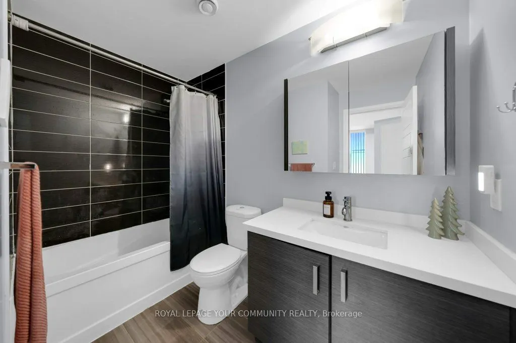 1 Uptown Drive, #202