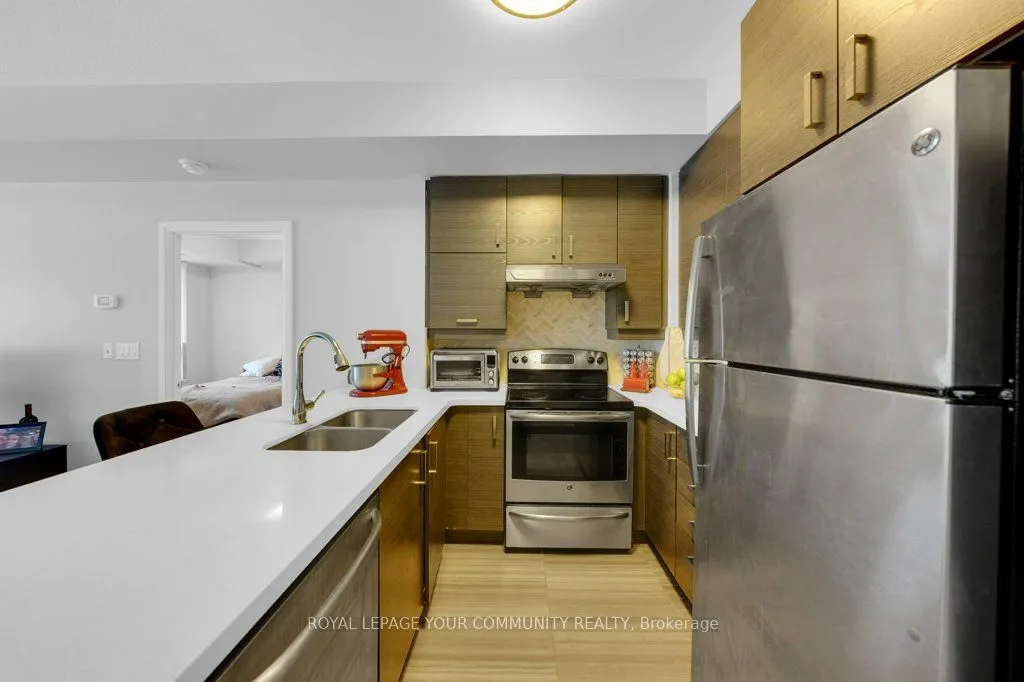 1 Uptown Drive, #202