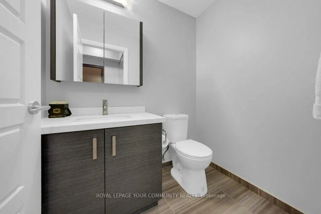 1 Uptown Drive, #202