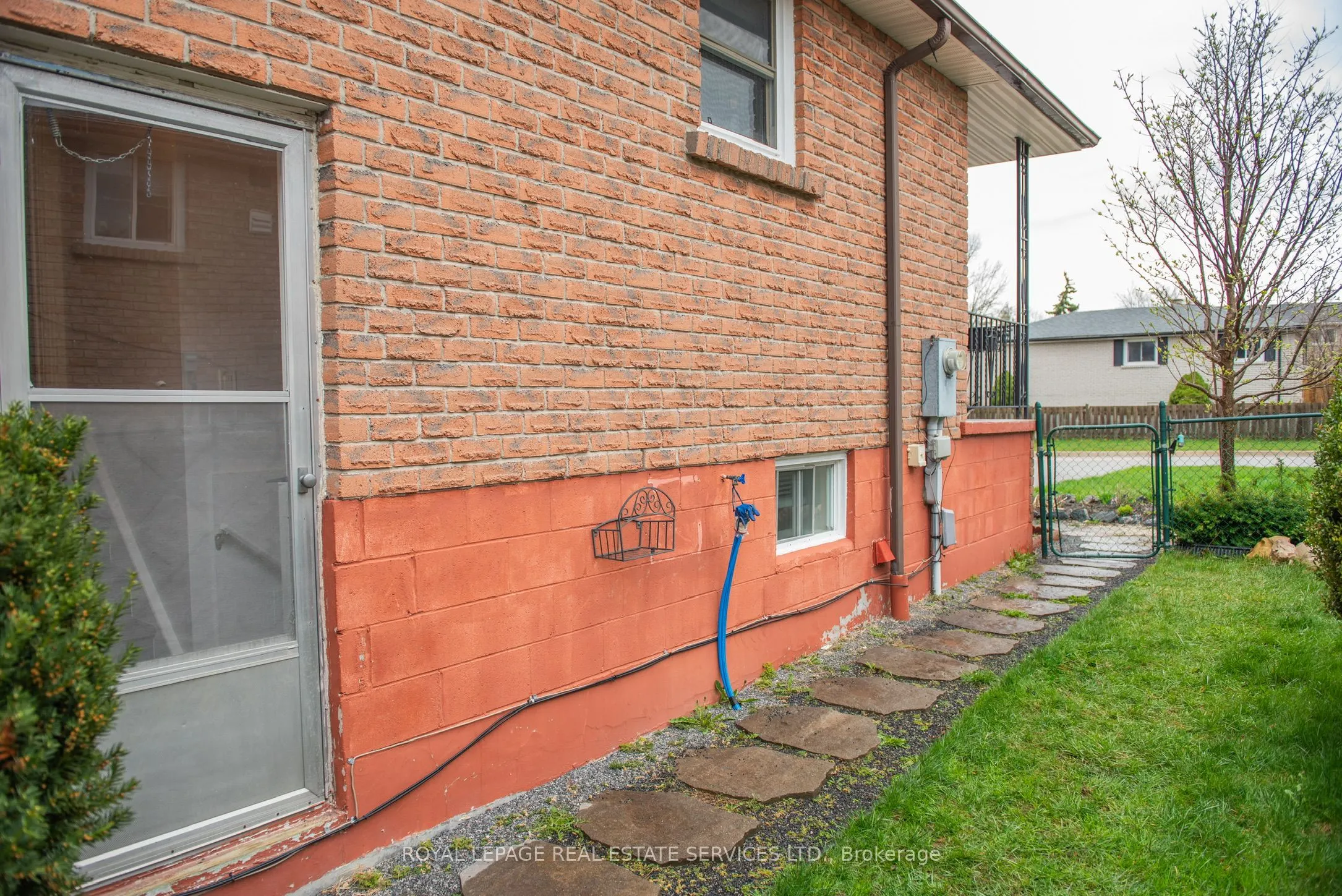5 Maple Court, #Lower Level