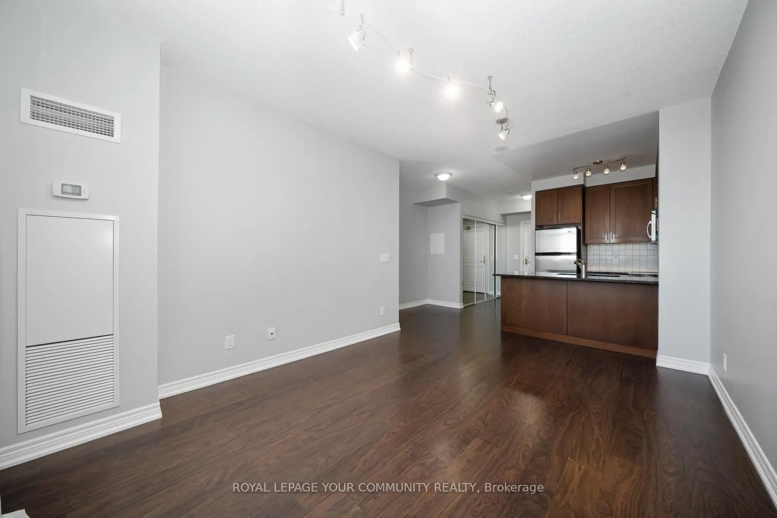 9245 Jane Street, #402