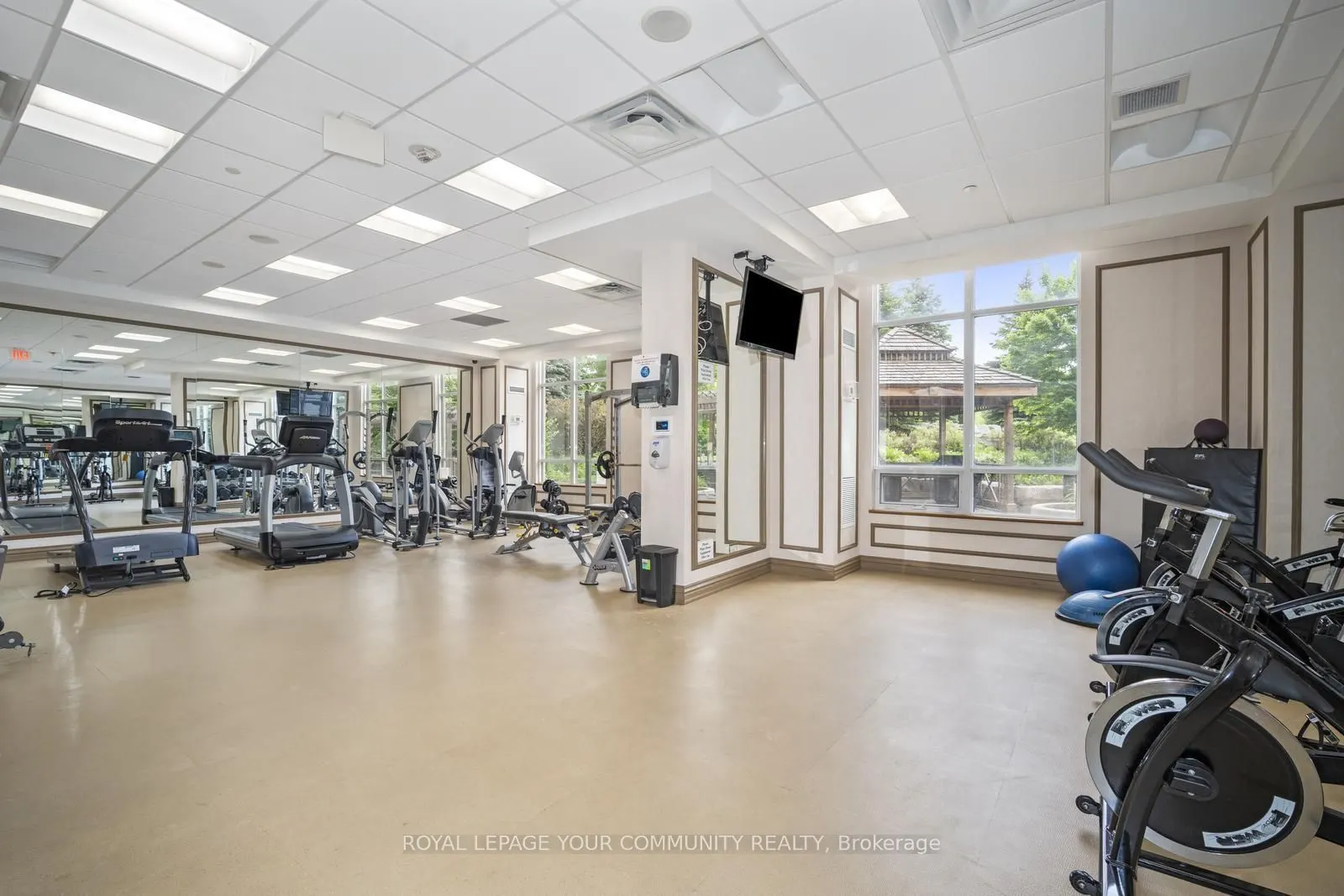 9245 Jane Street, #402