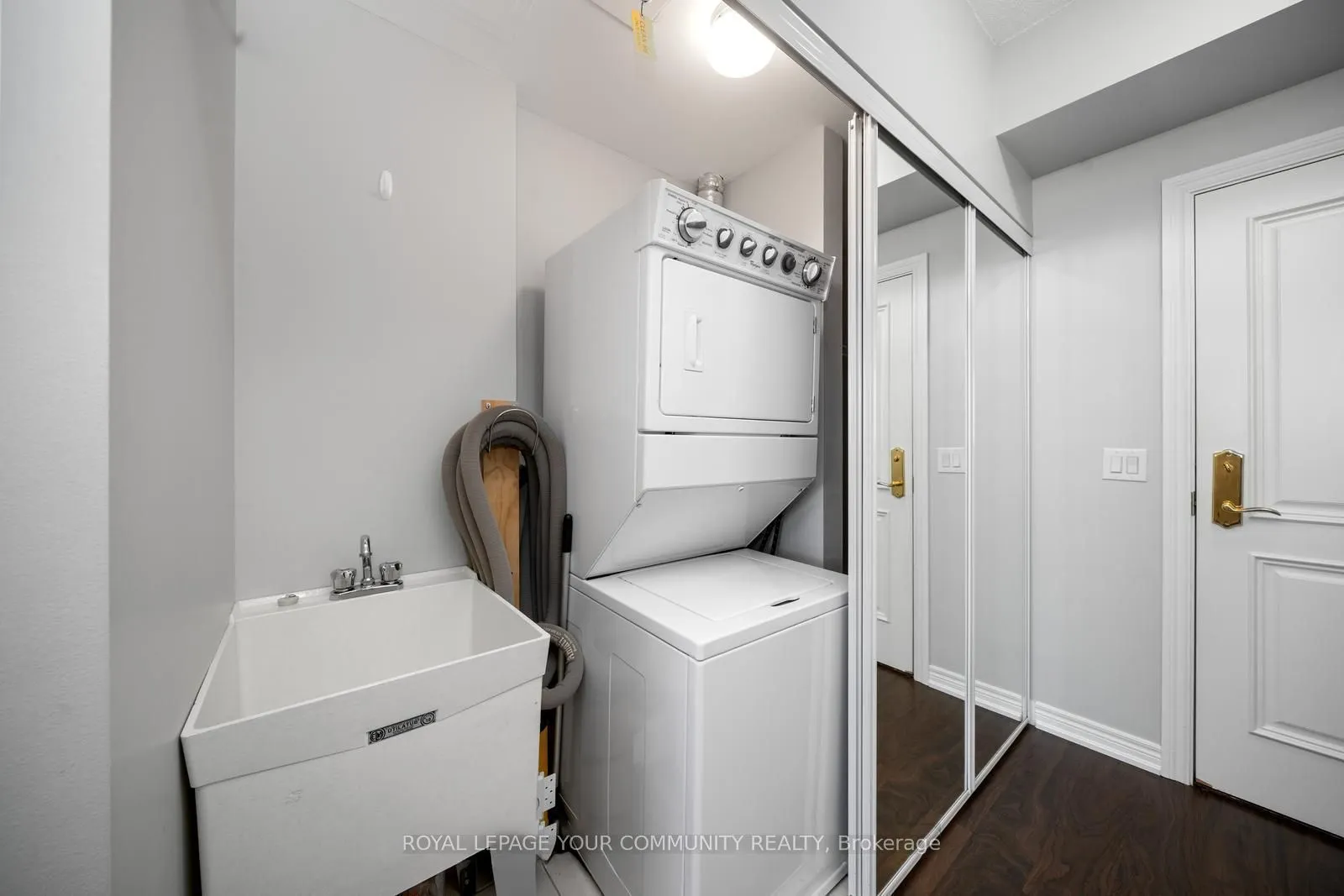 9245 Jane Street, #402