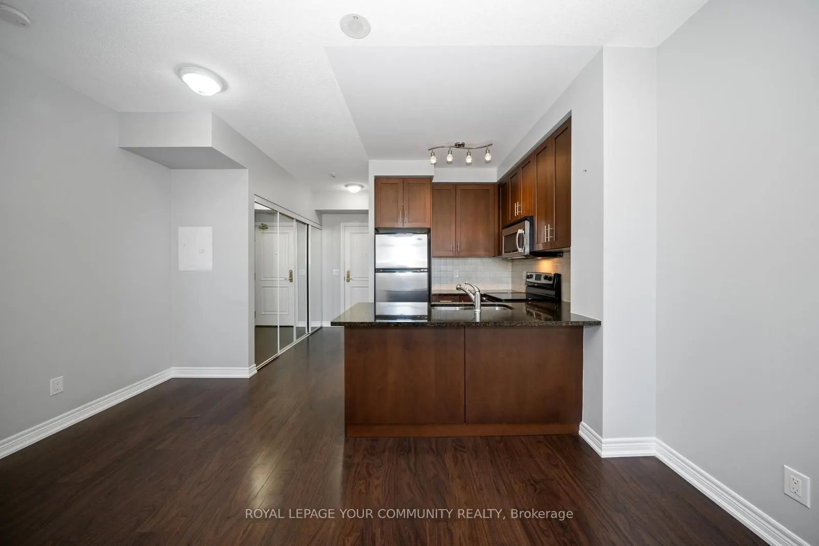 9245 Jane Street, #402