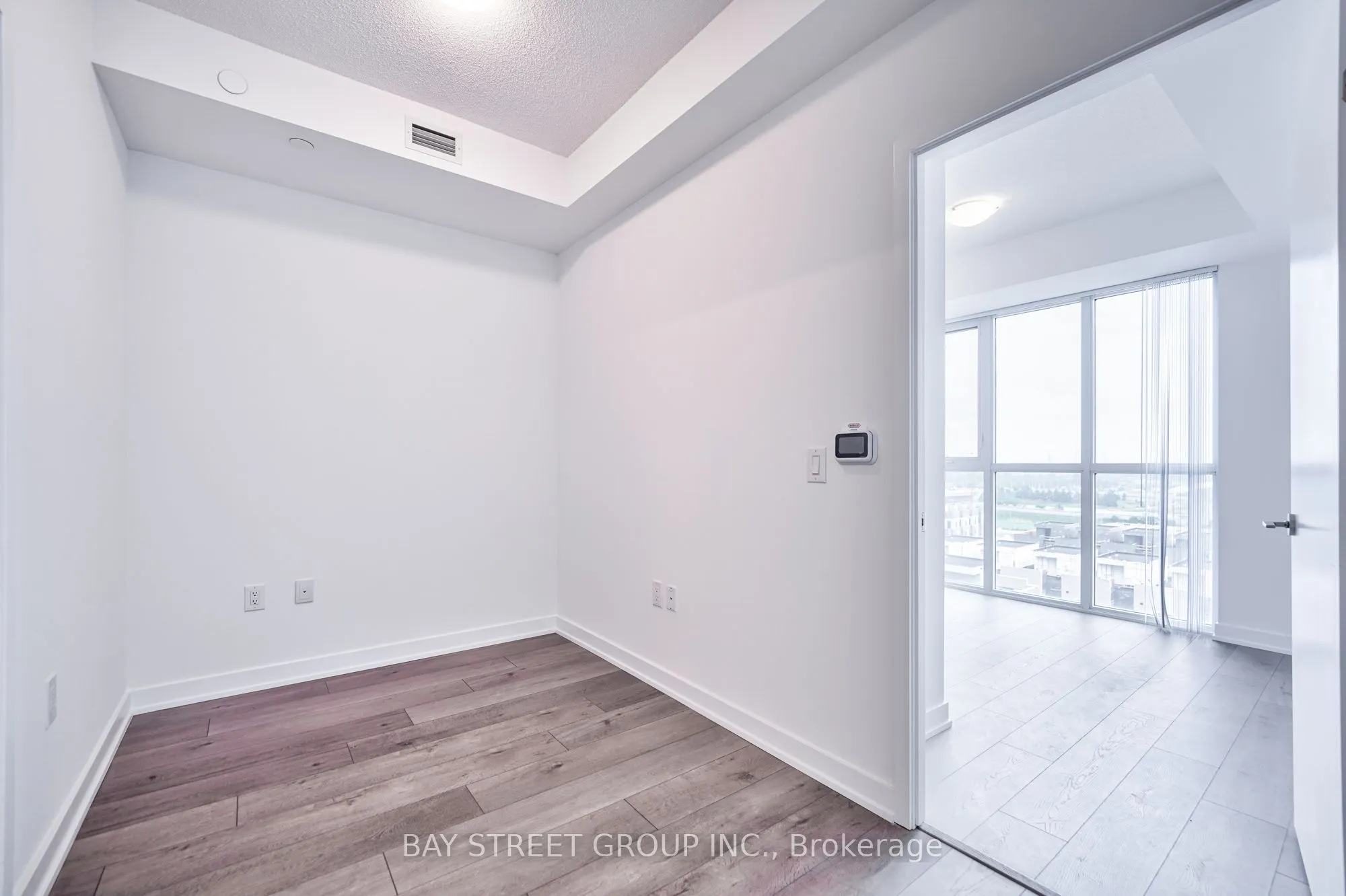 38 Honeycrisp Crescent, #806