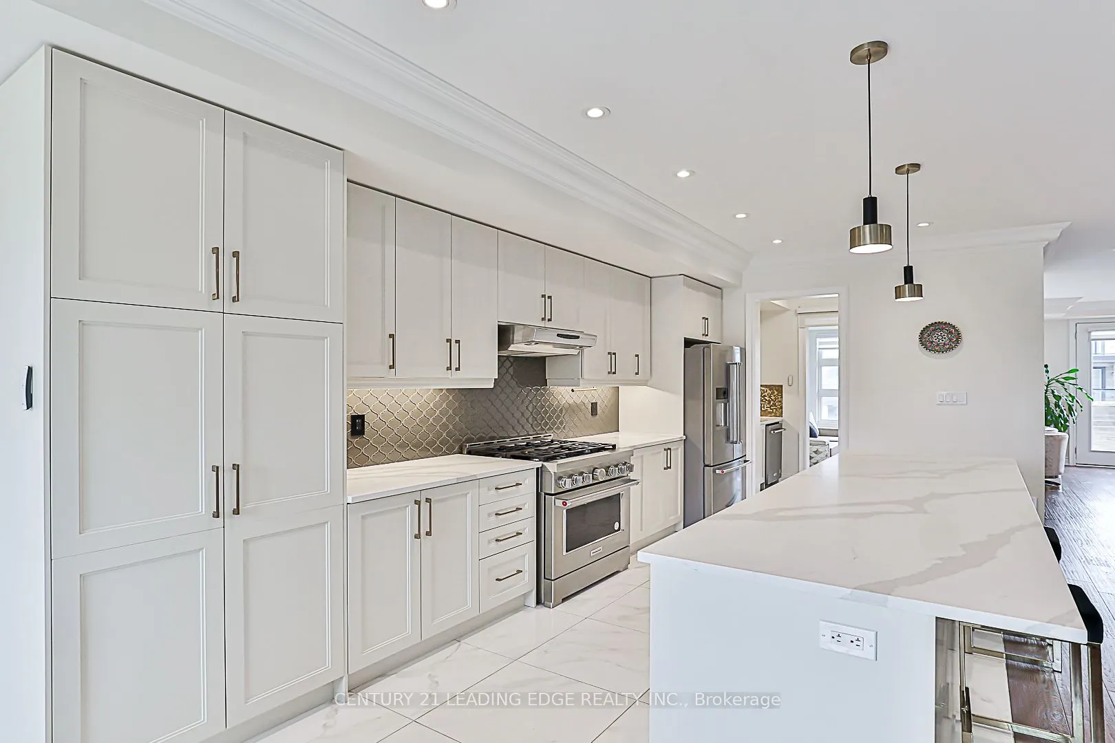 541 New England Court