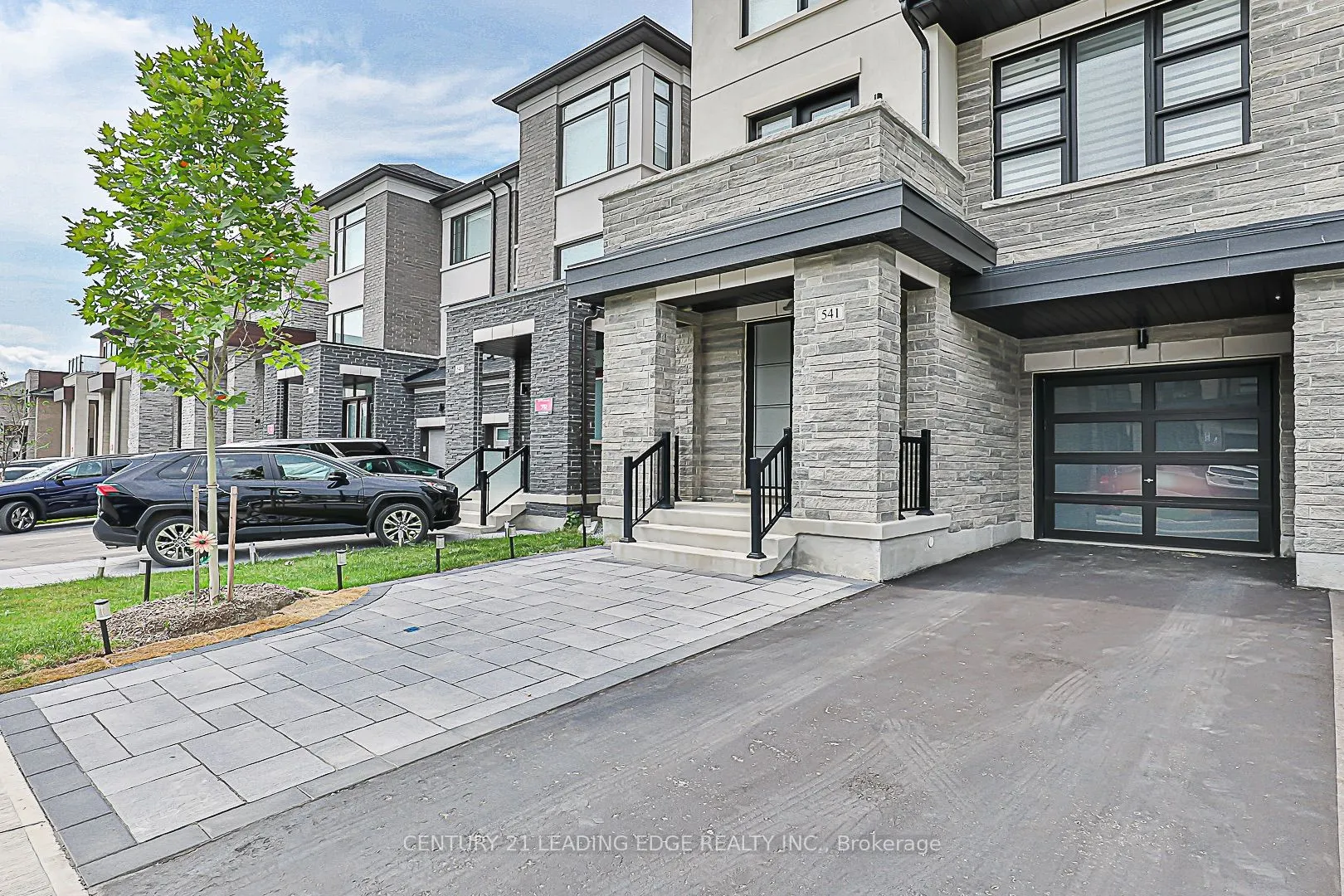 541 New England Court