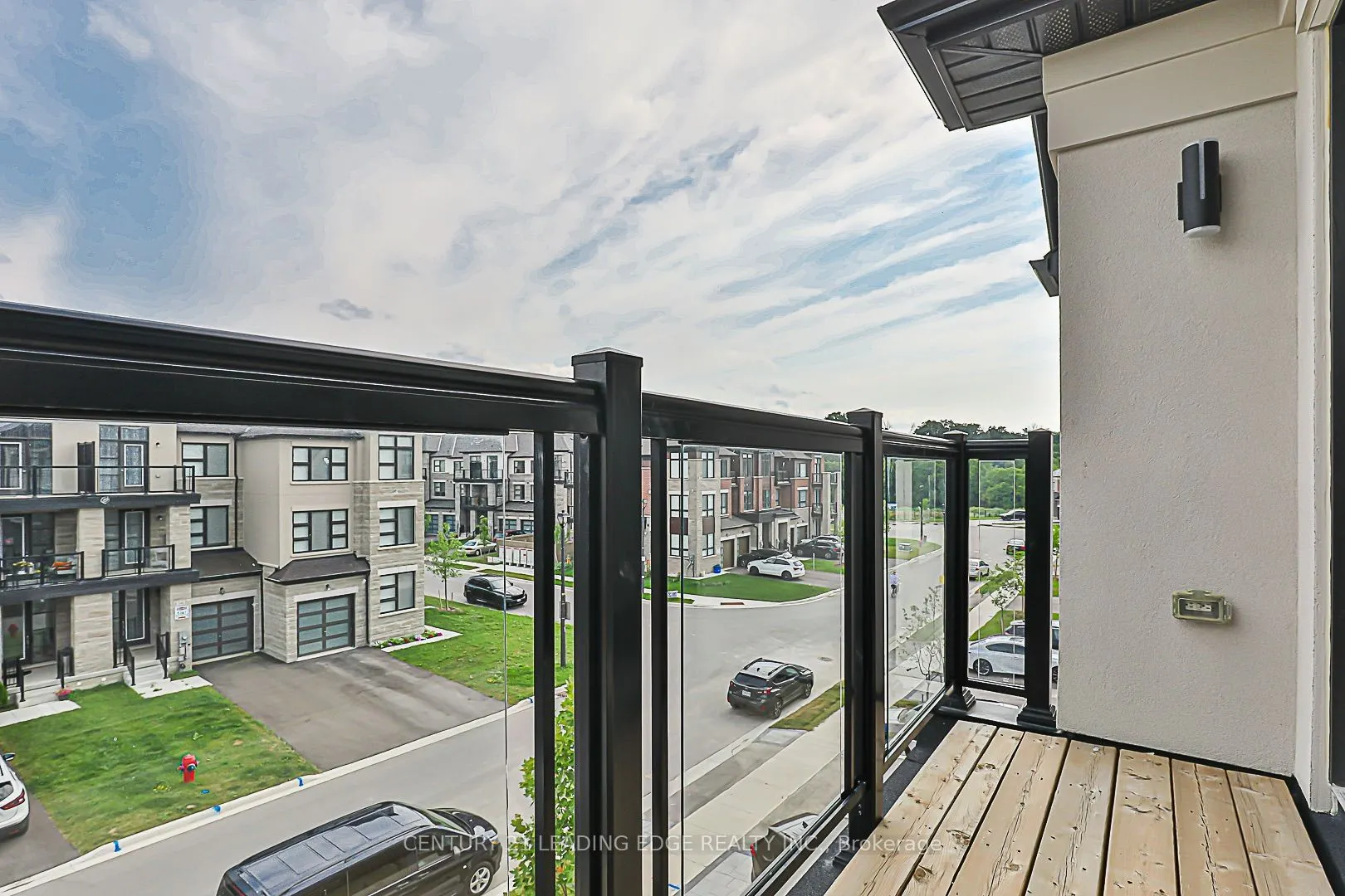 541 New England Court