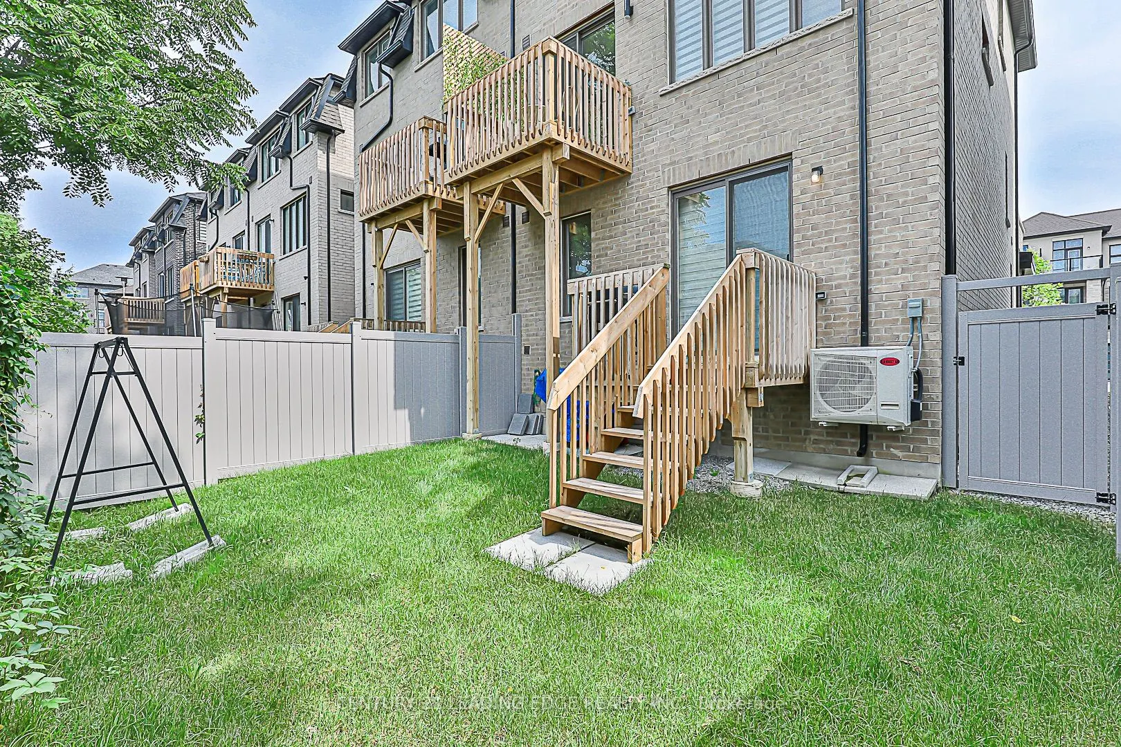541 New England Court