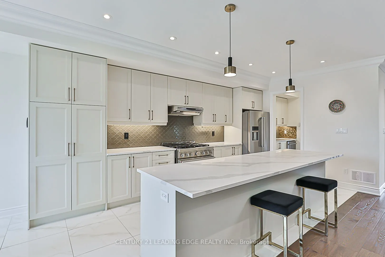 541 New England Court