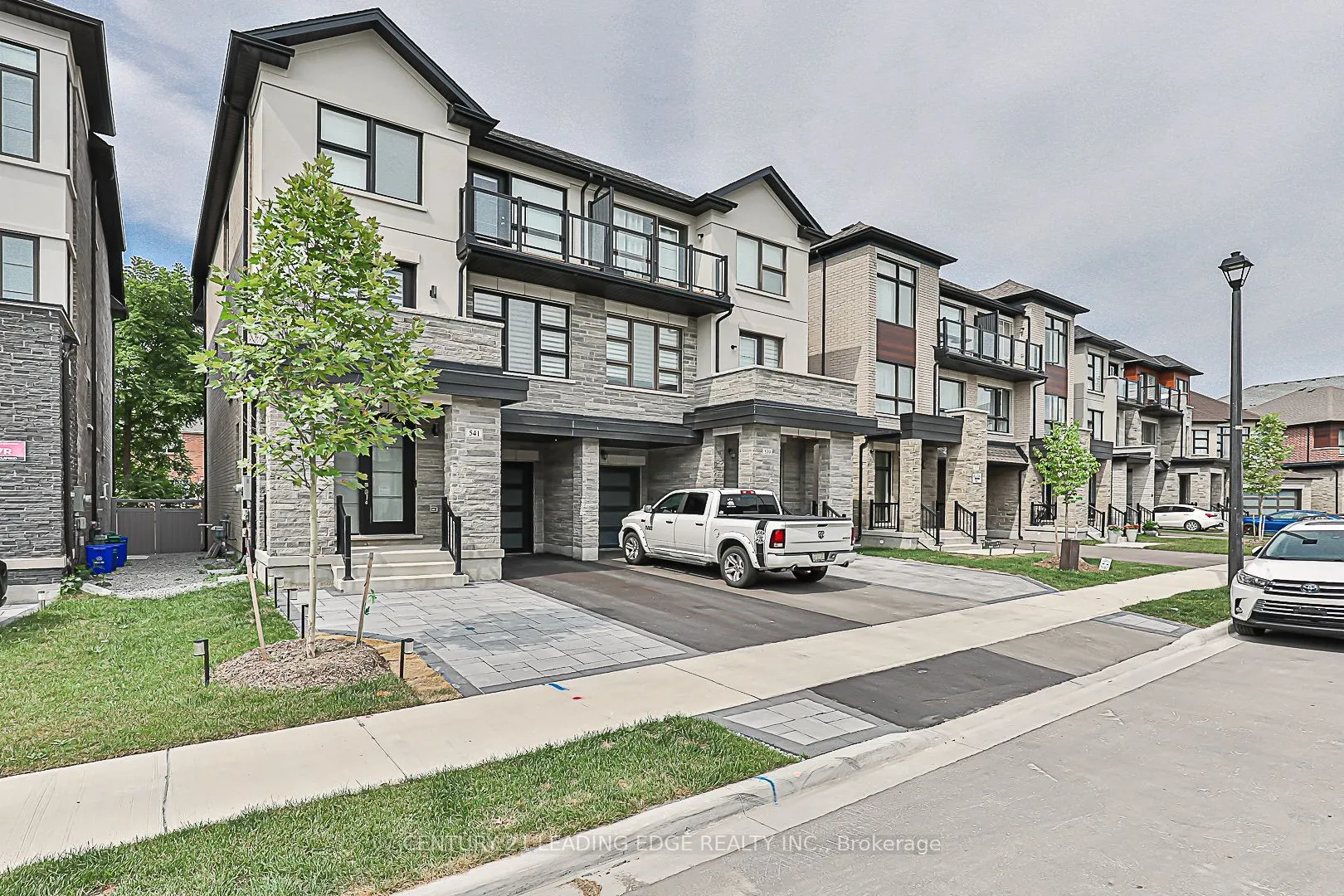 541 New England Court
