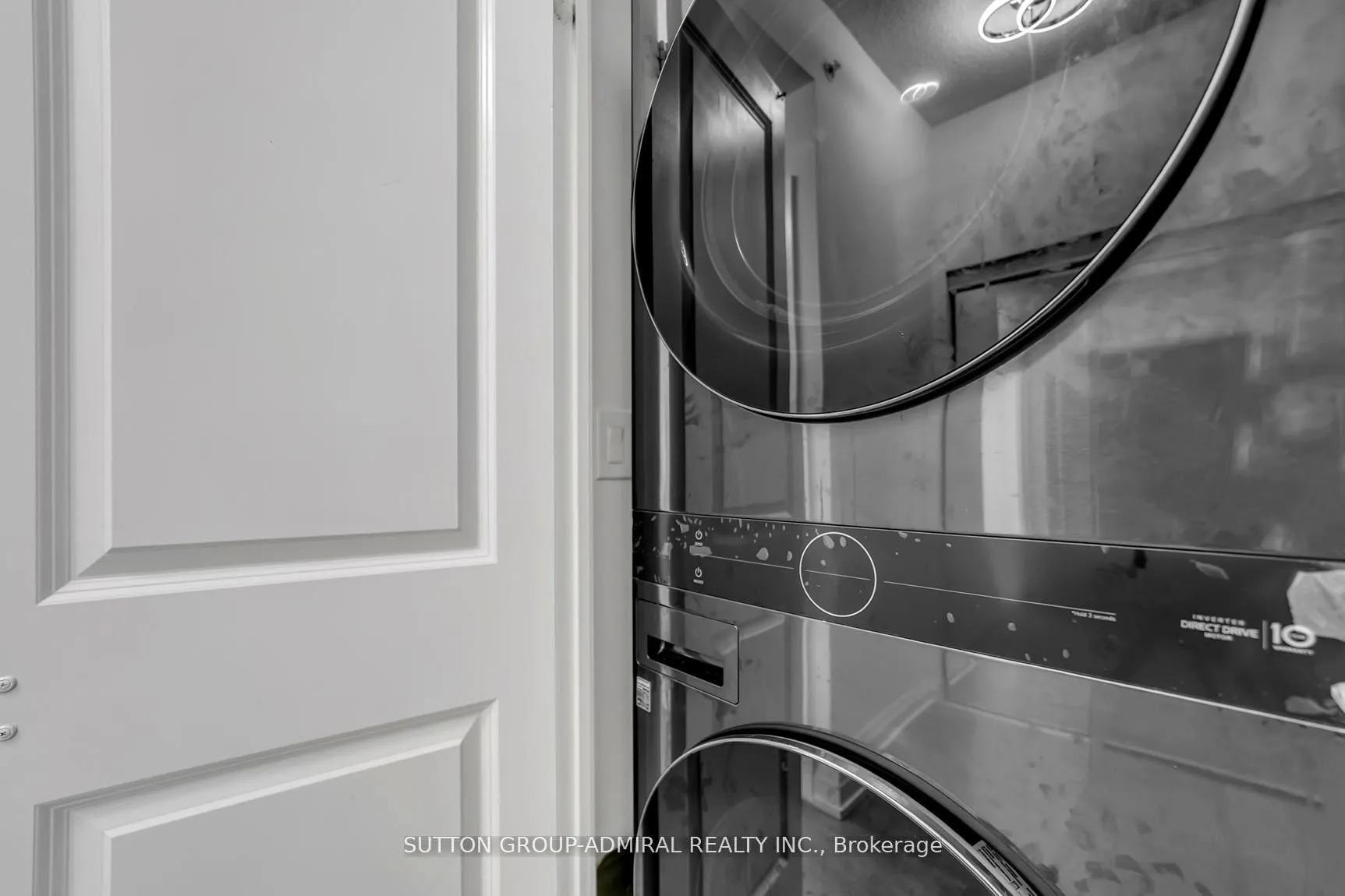 7161 Yonge Street, #2525