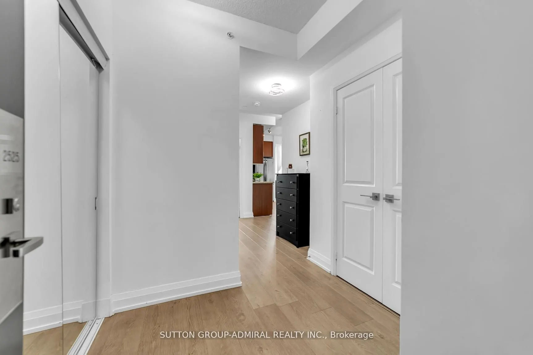 7161 Yonge Street, #2525
