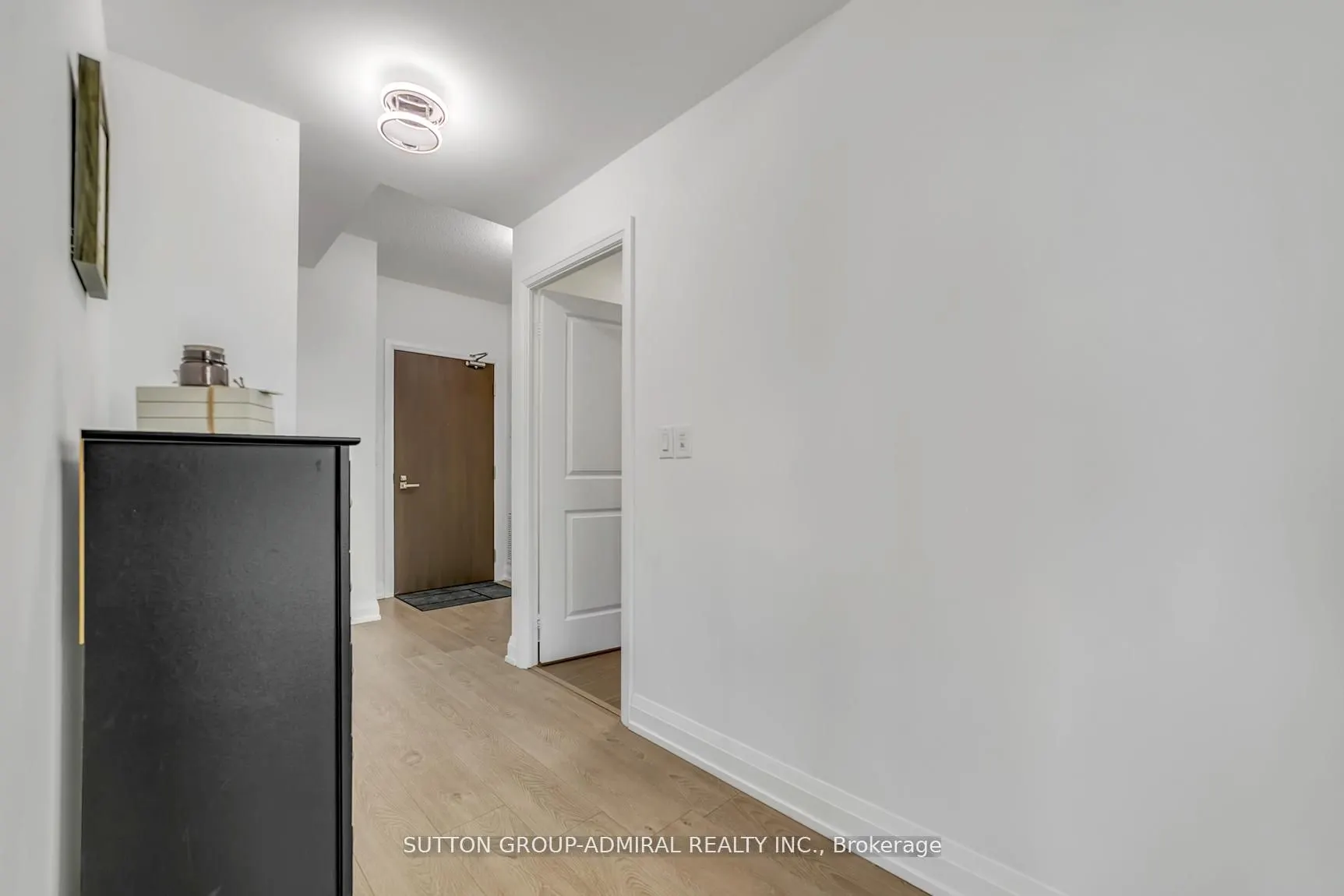 7161 Yonge Street, #2525