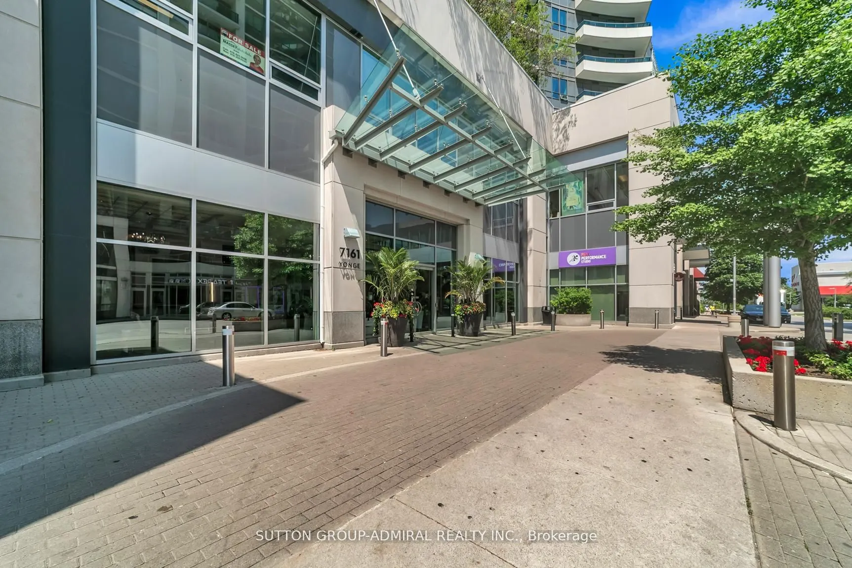 7161 Yonge Street, #2525