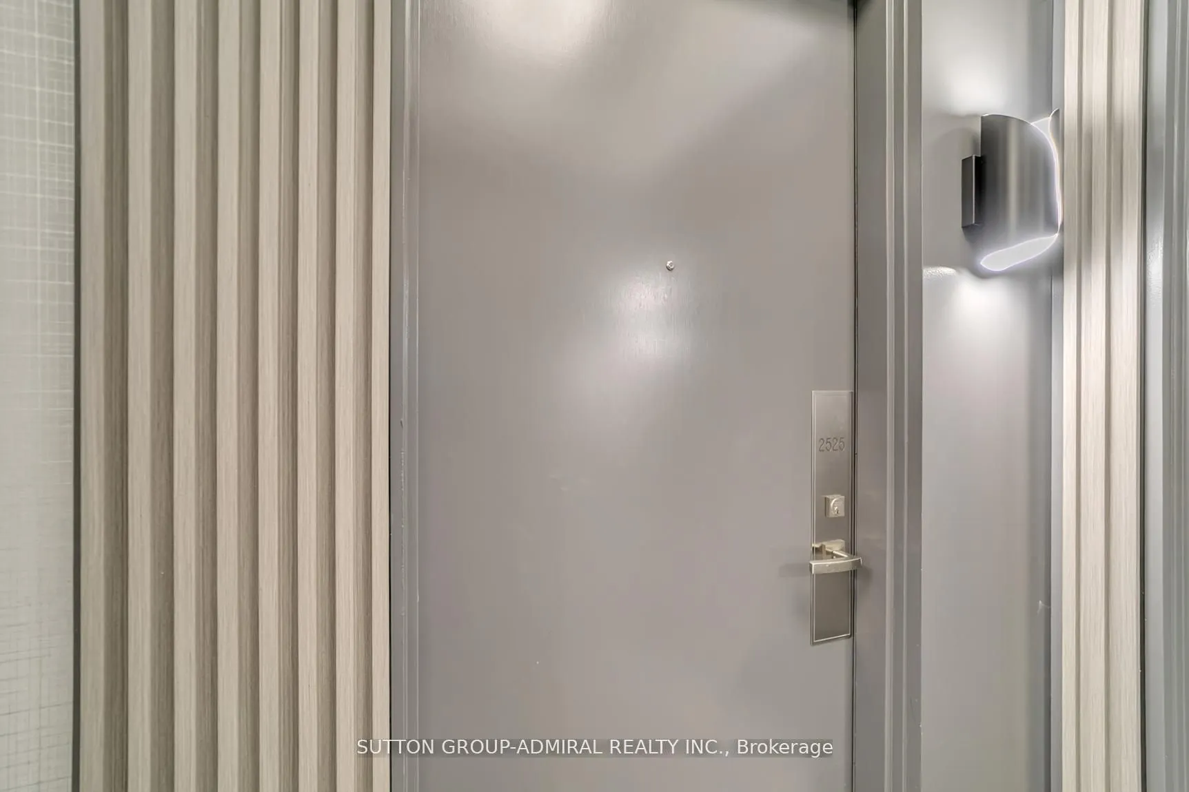 7161 Yonge Street, #2525