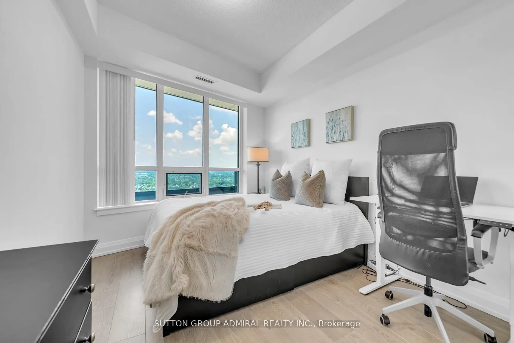 7161 Yonge Street, #2525