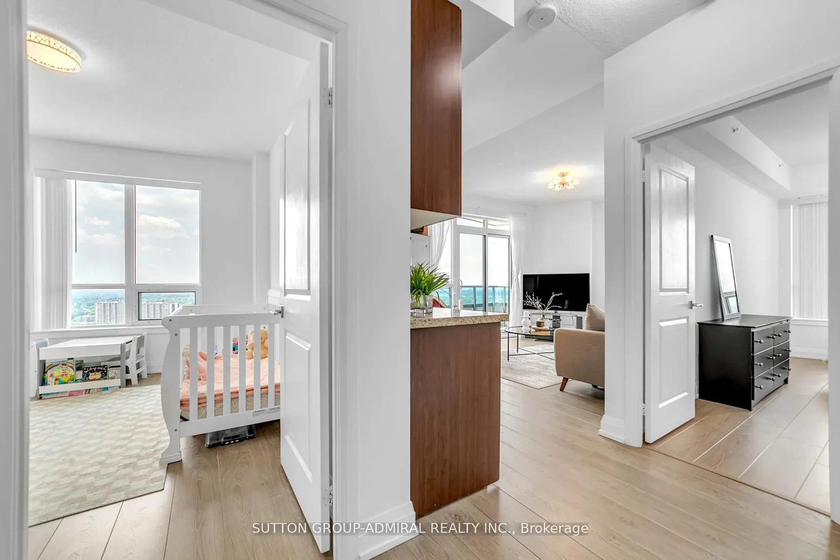 7161 Yonge Street, #2525