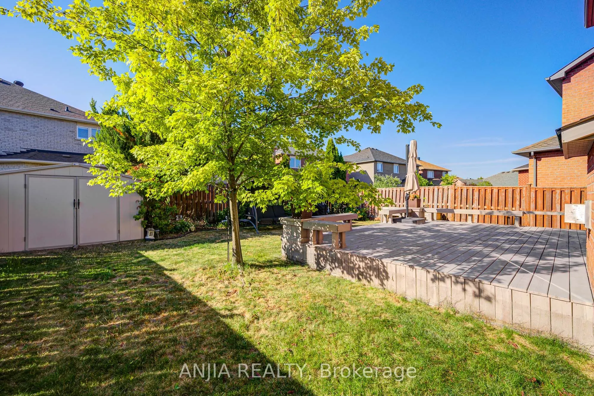 54 Rainbow Valley Crescent