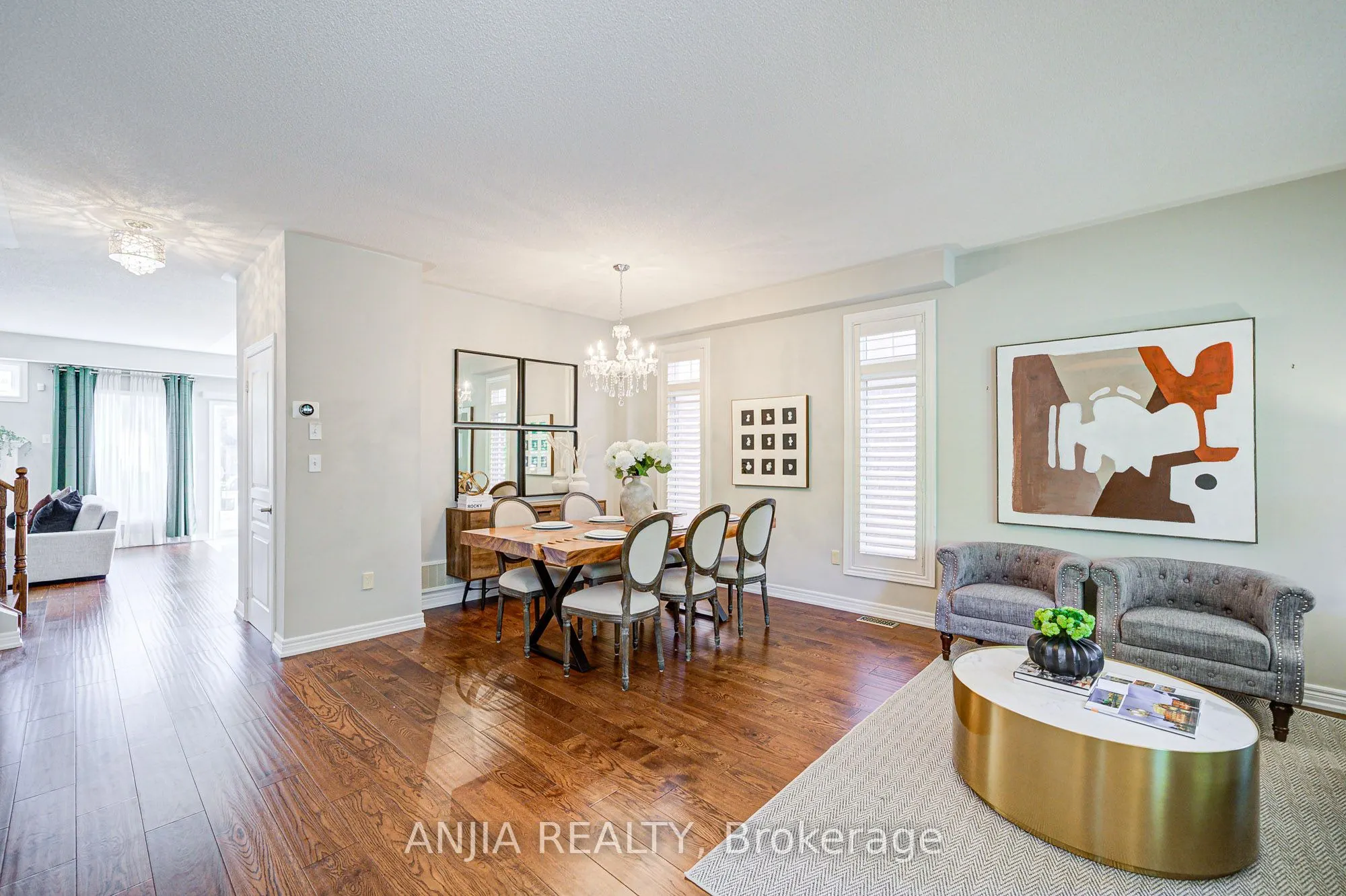 54 Rainbow Valley Crescent