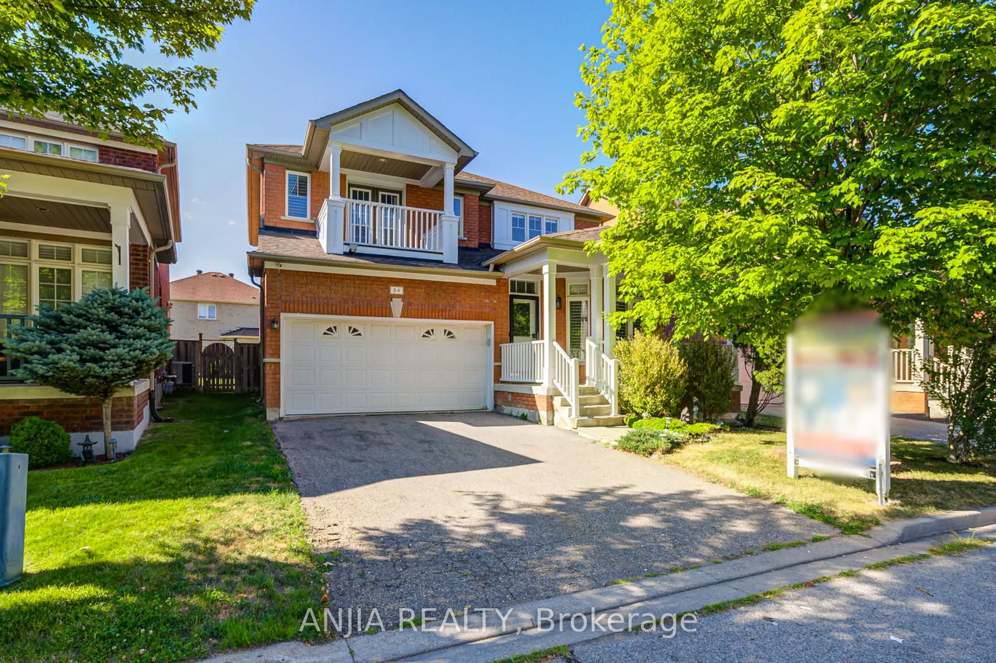 54 Rainbow Valley Crescent
