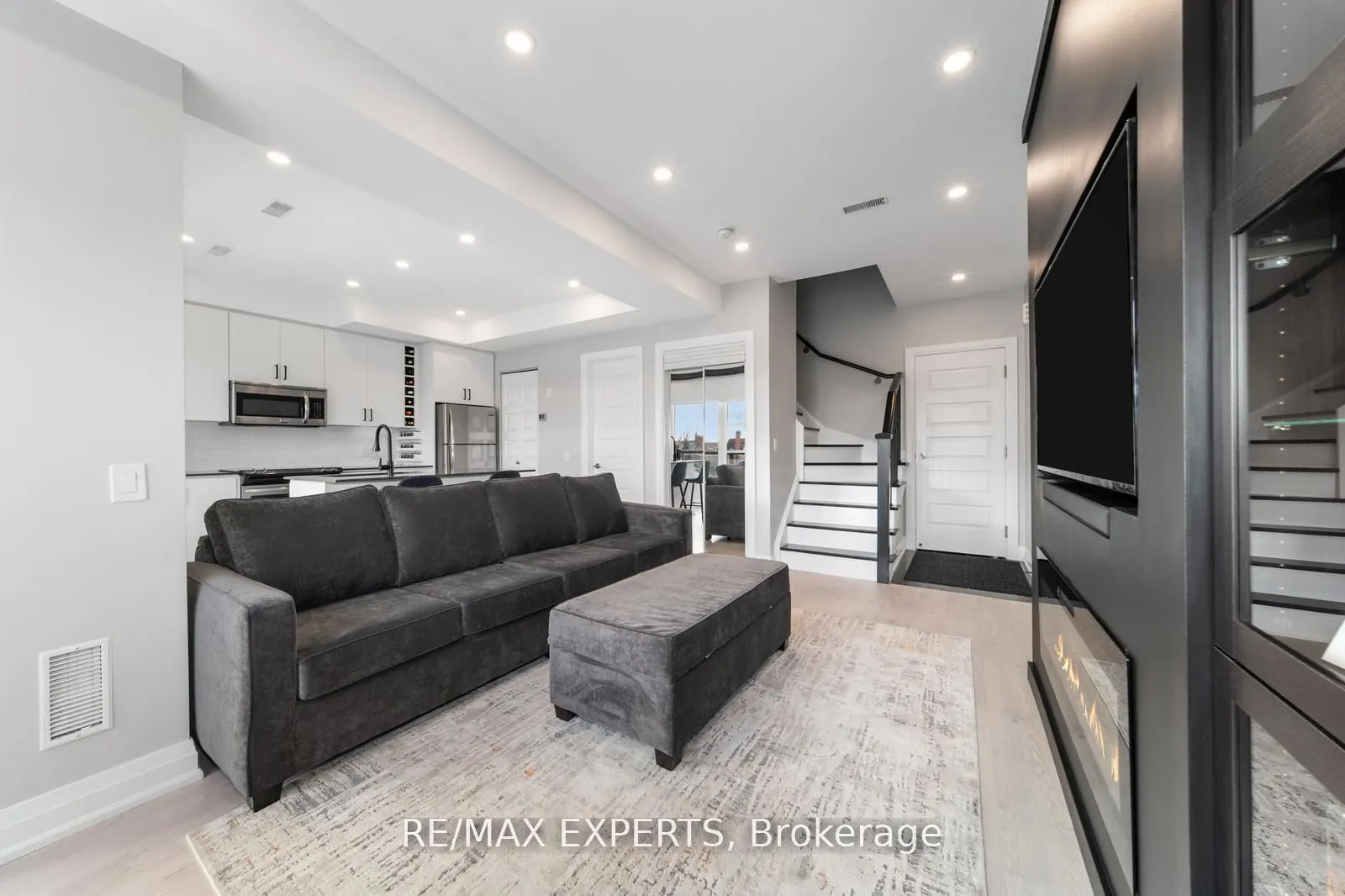 8167 Kipling Avenue, #40