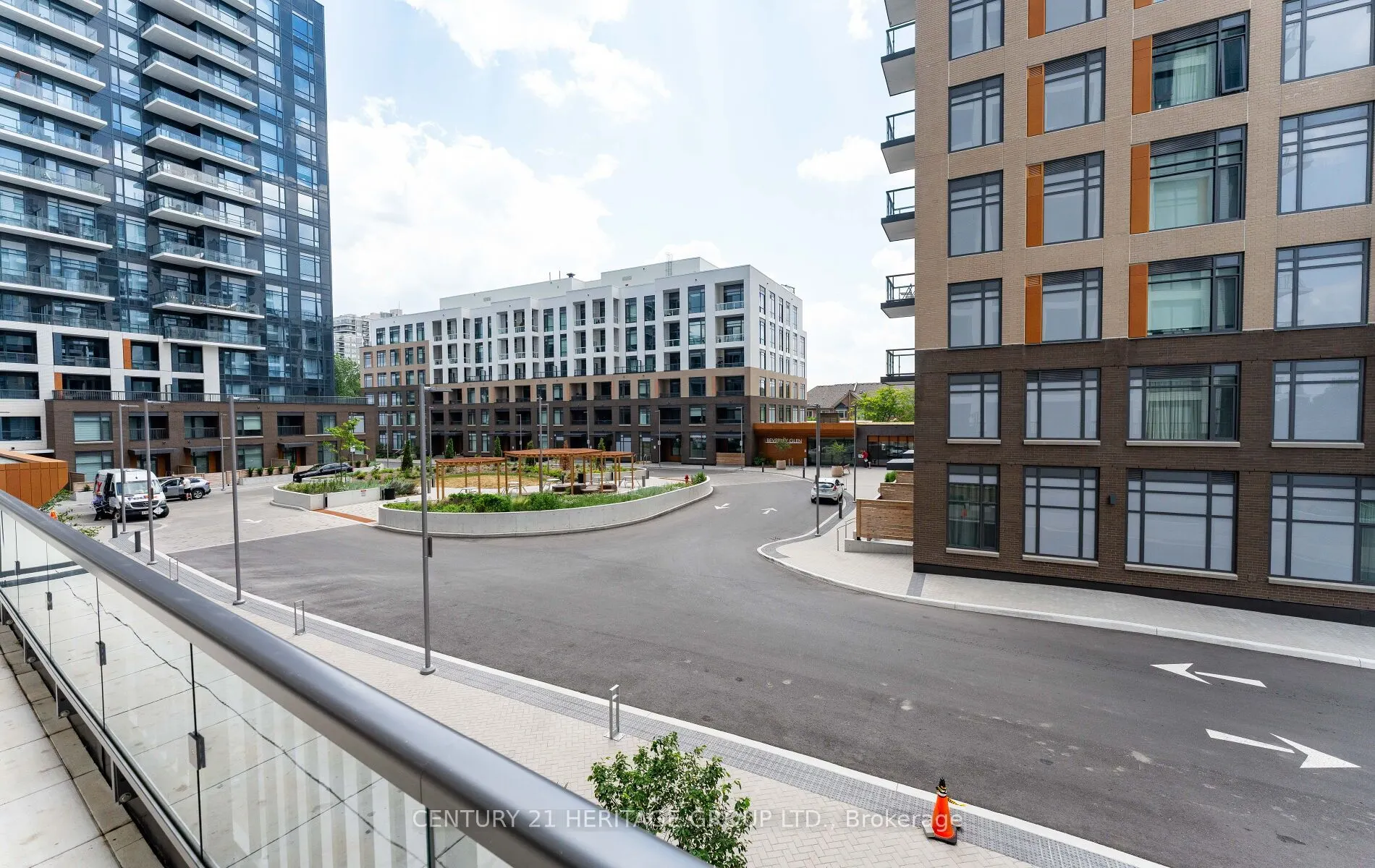 7950 Bathurst Street, #201