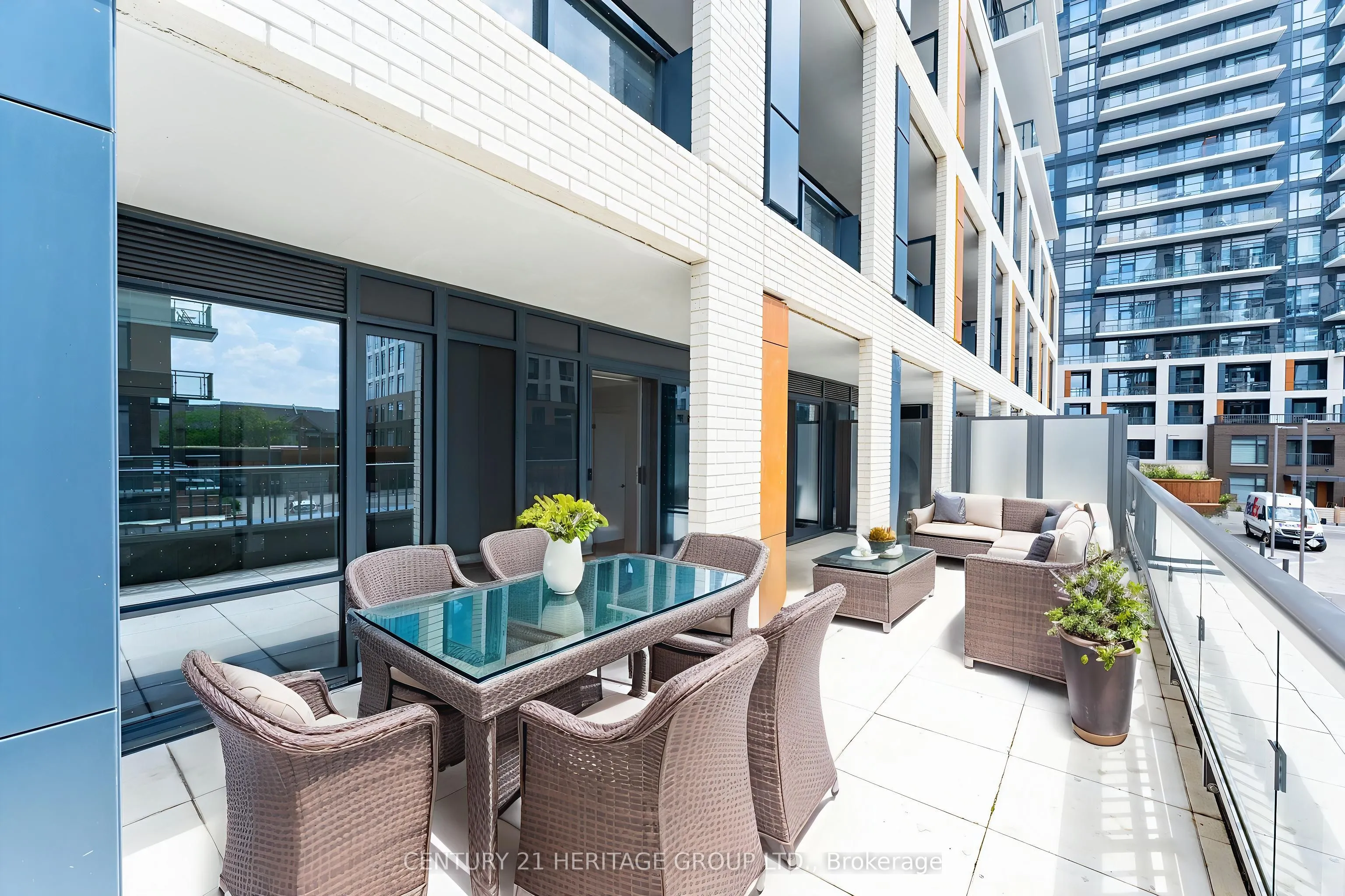 7950 Bathurst Street, #201