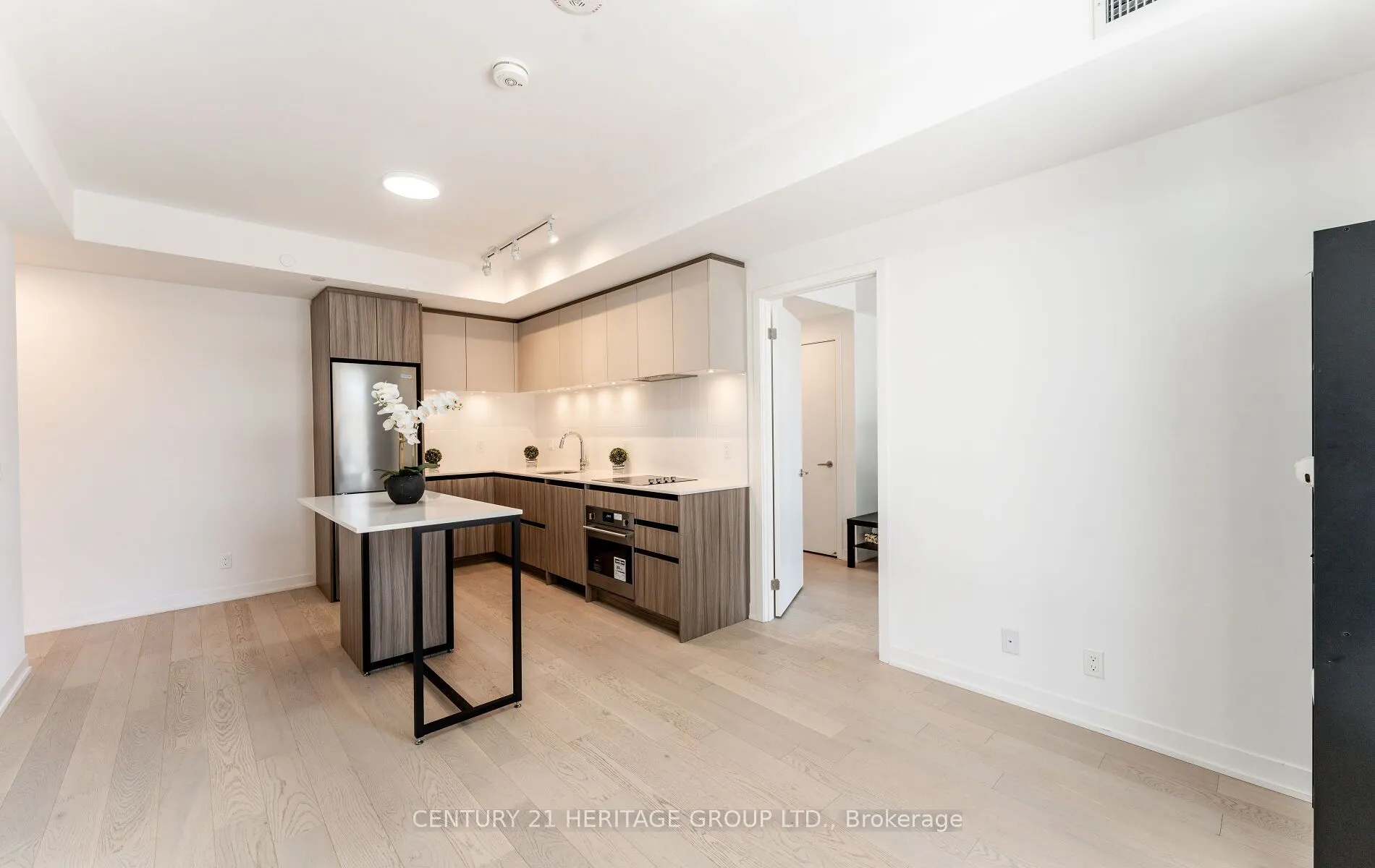7950 Bathurst Street, #201