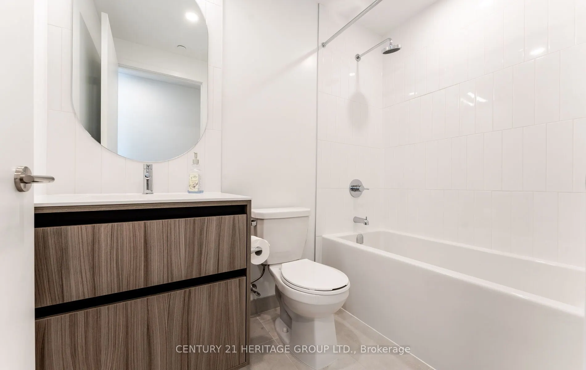 7950 Bathurst Street, #201