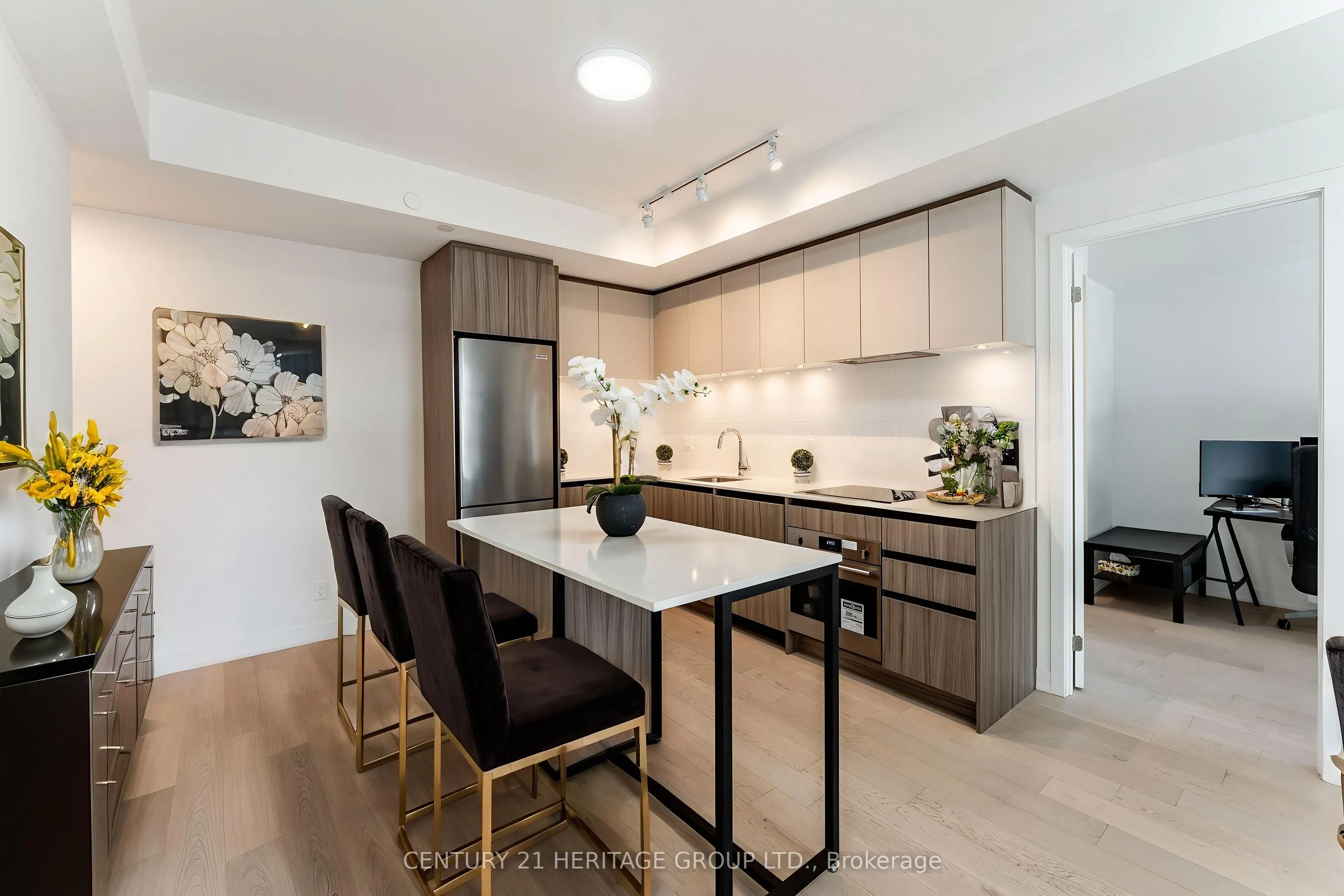 7950 Bathurst Street, #201