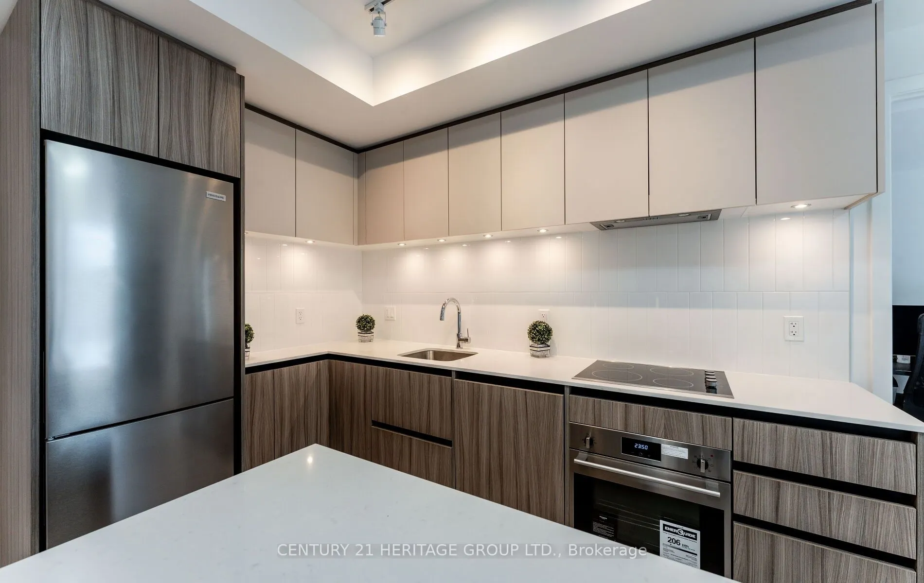 7950 Bathurst Street, #201