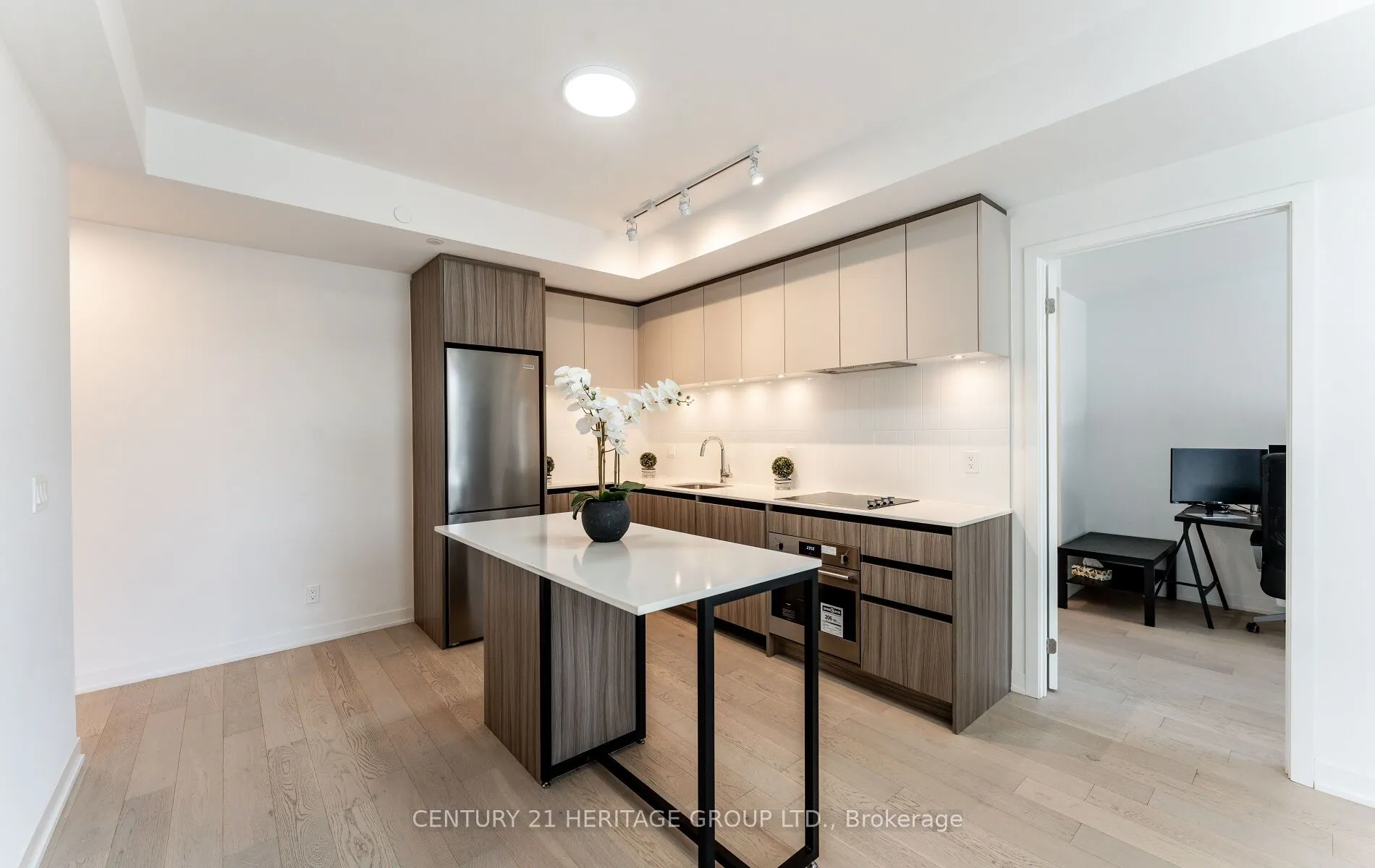 7950 Bathurst Street, #201
