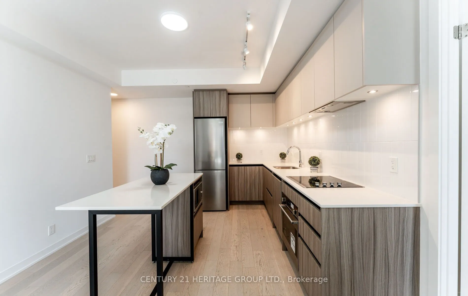7950 Bathurst Street, #201