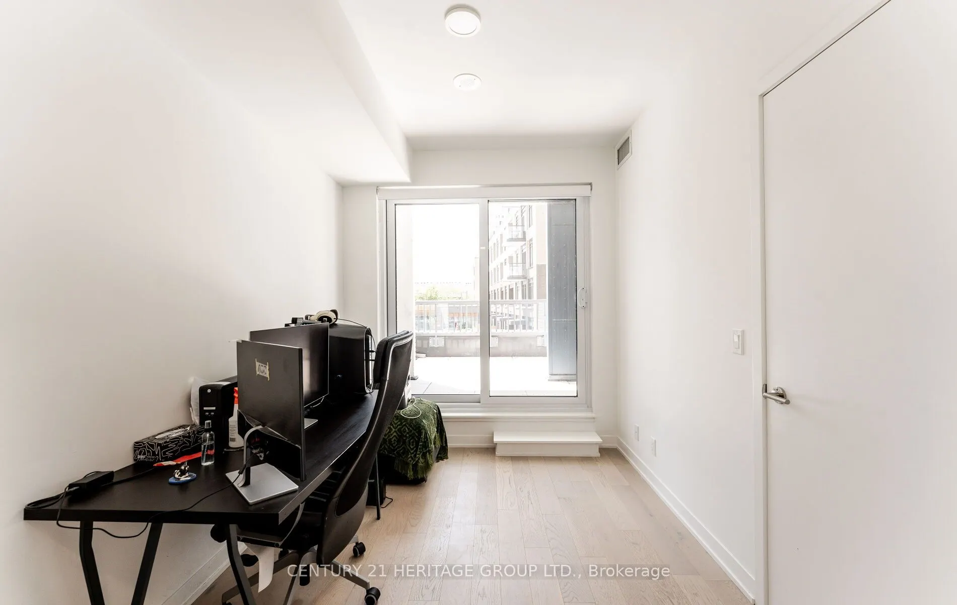 7950 Bathurst Street, #201