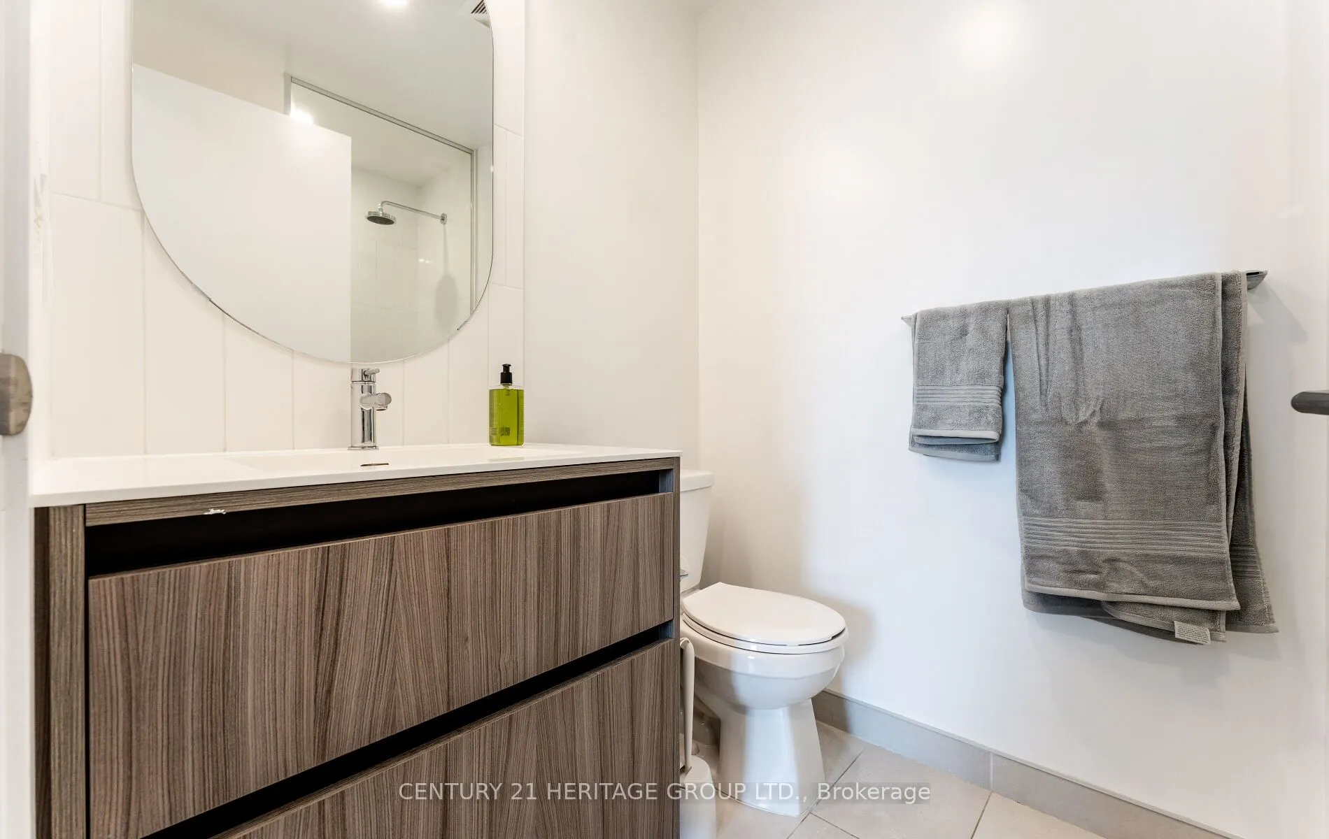 7950 Bathurst Street, #201