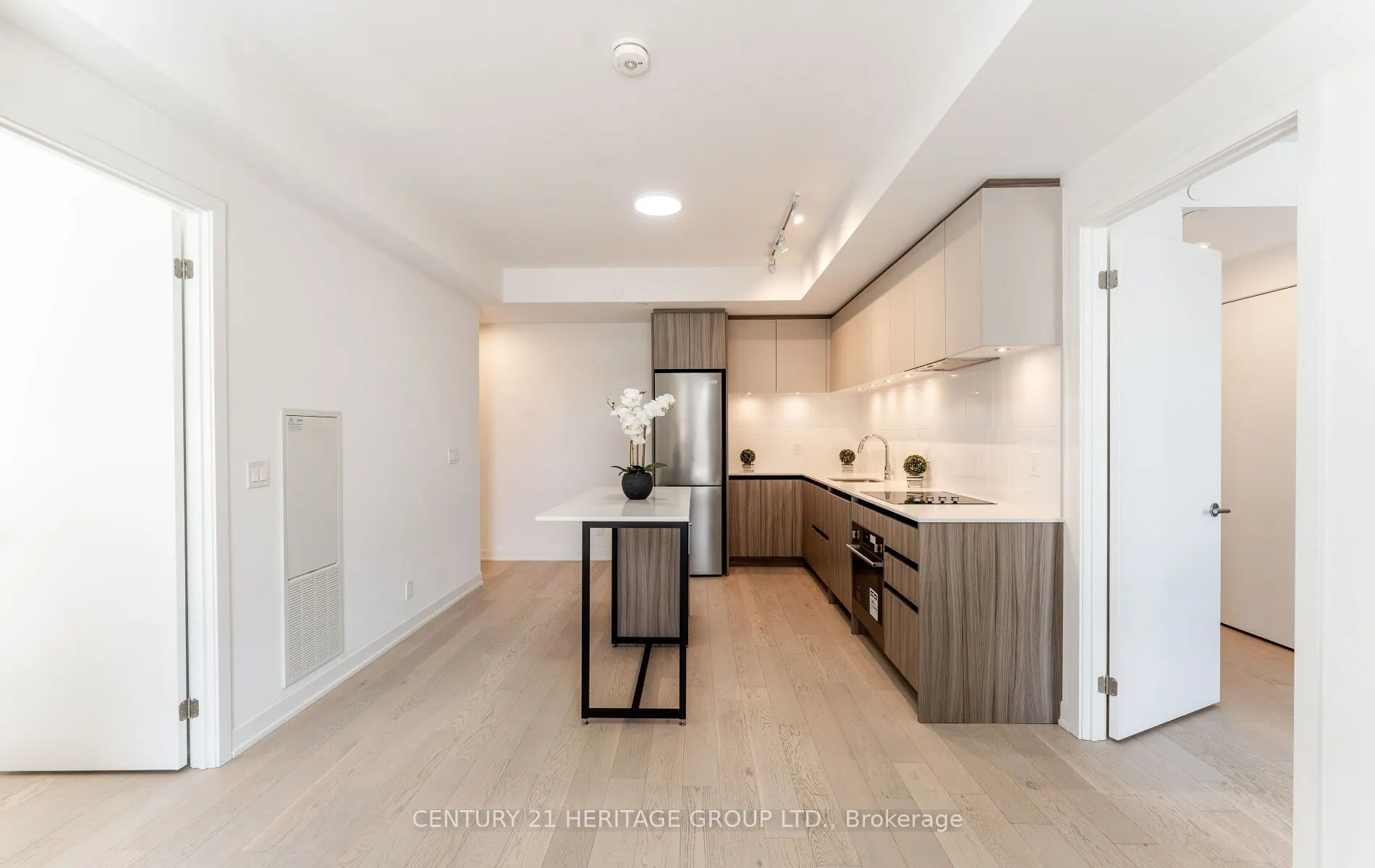 7950 Bathurst Street, #201