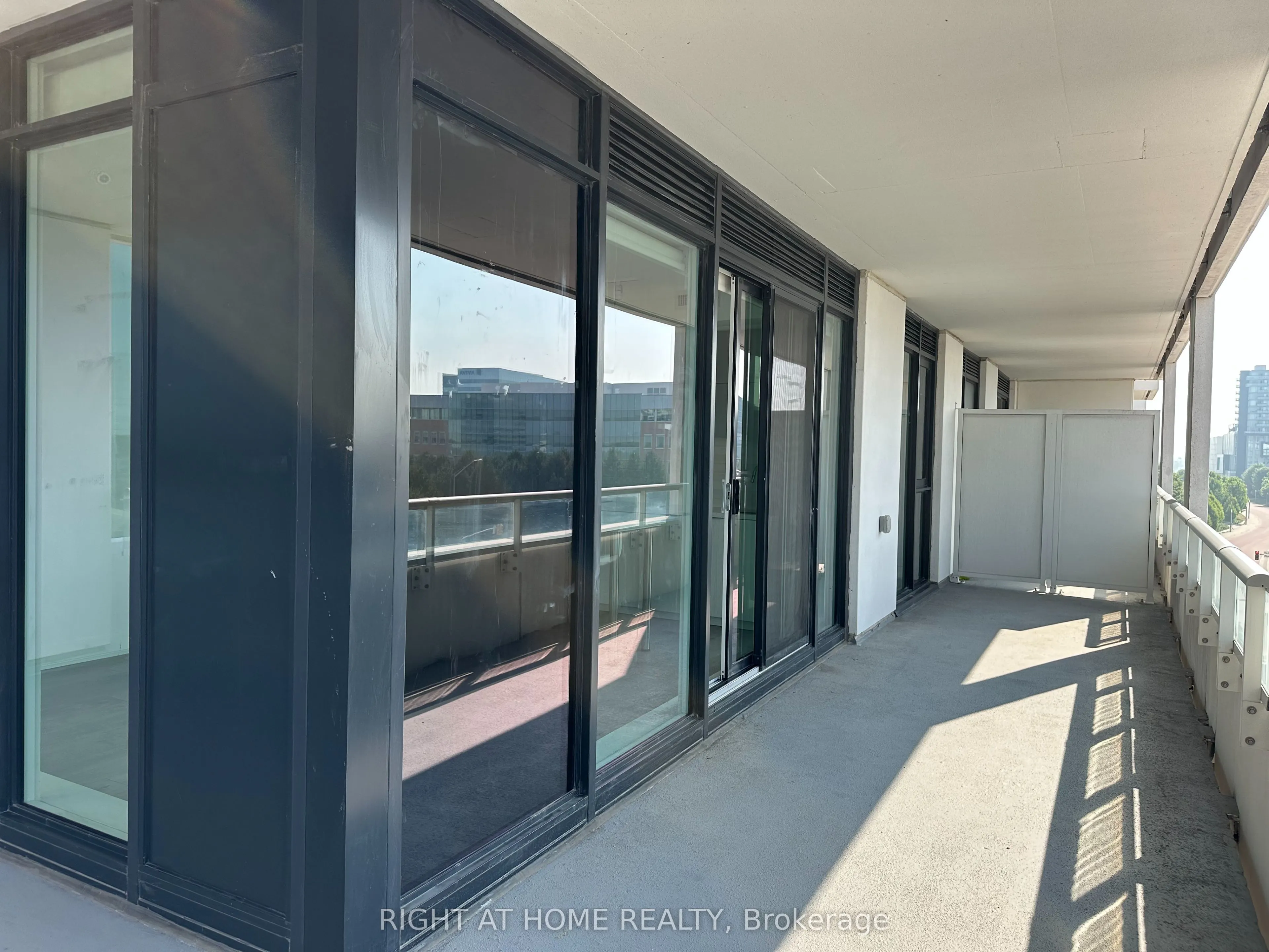 8 Rouge Valley Drive W, #513