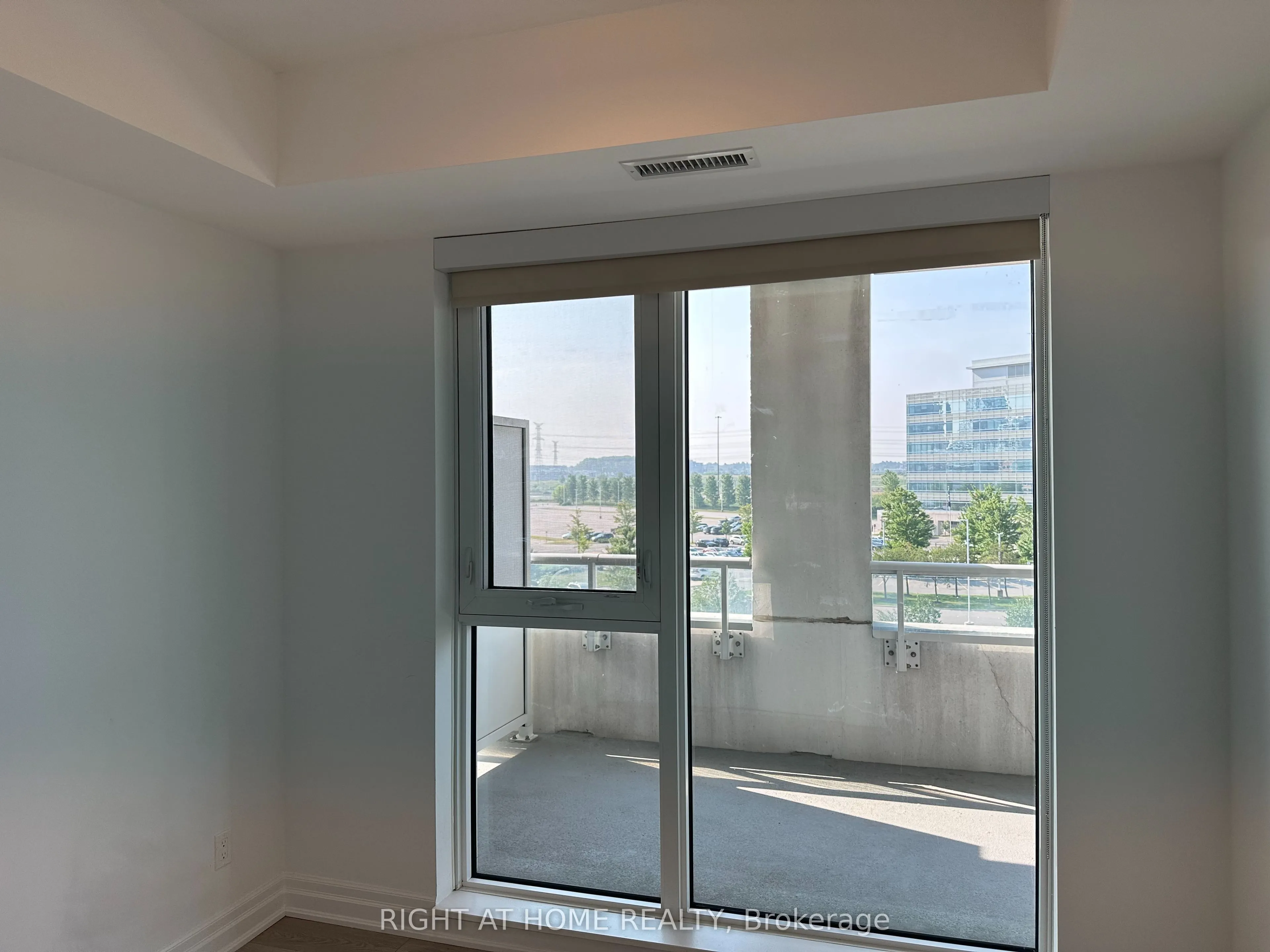 8 Rouge Valley Drive W, #513