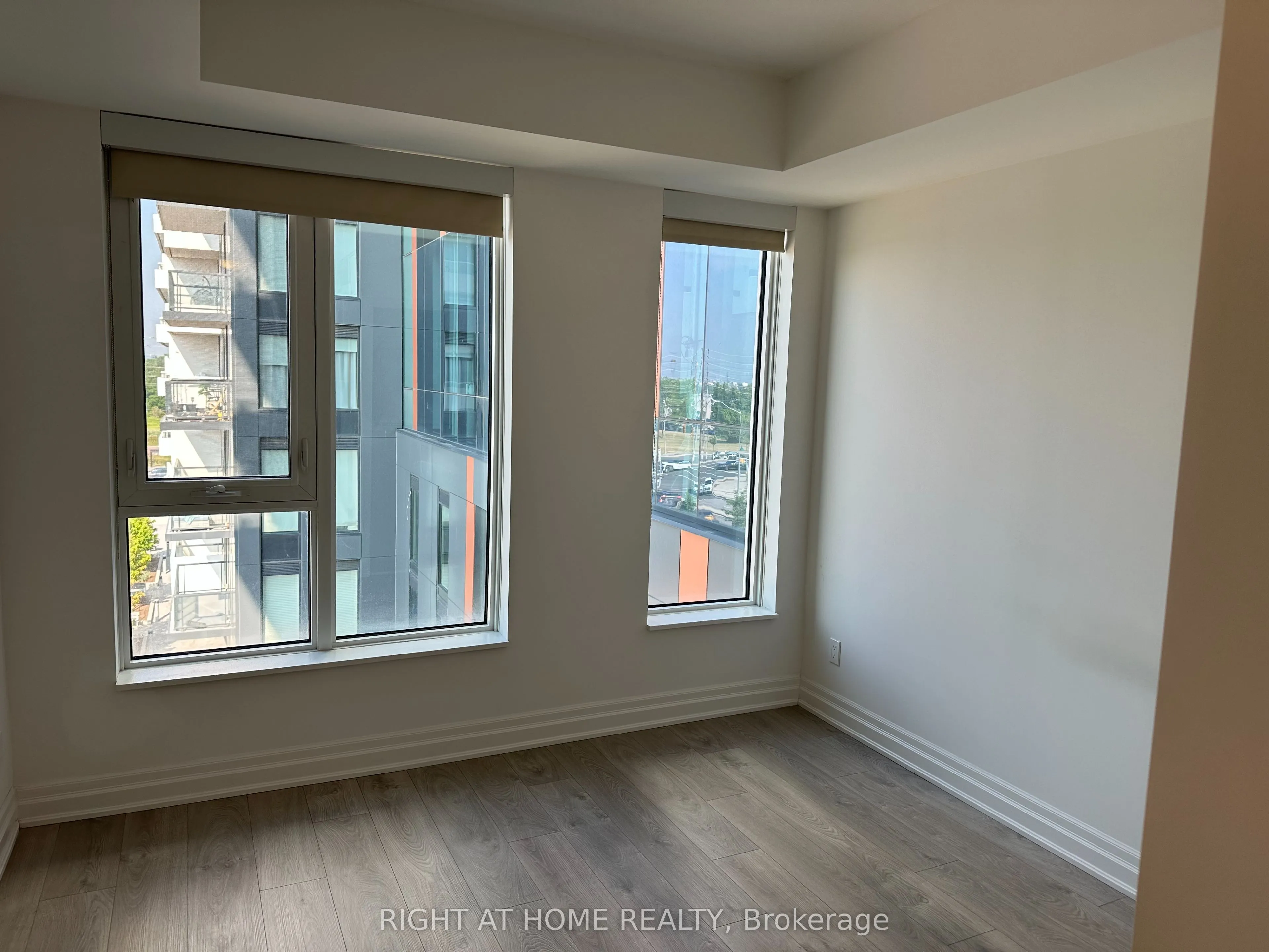 8 Rouge Valley Drive W, #513