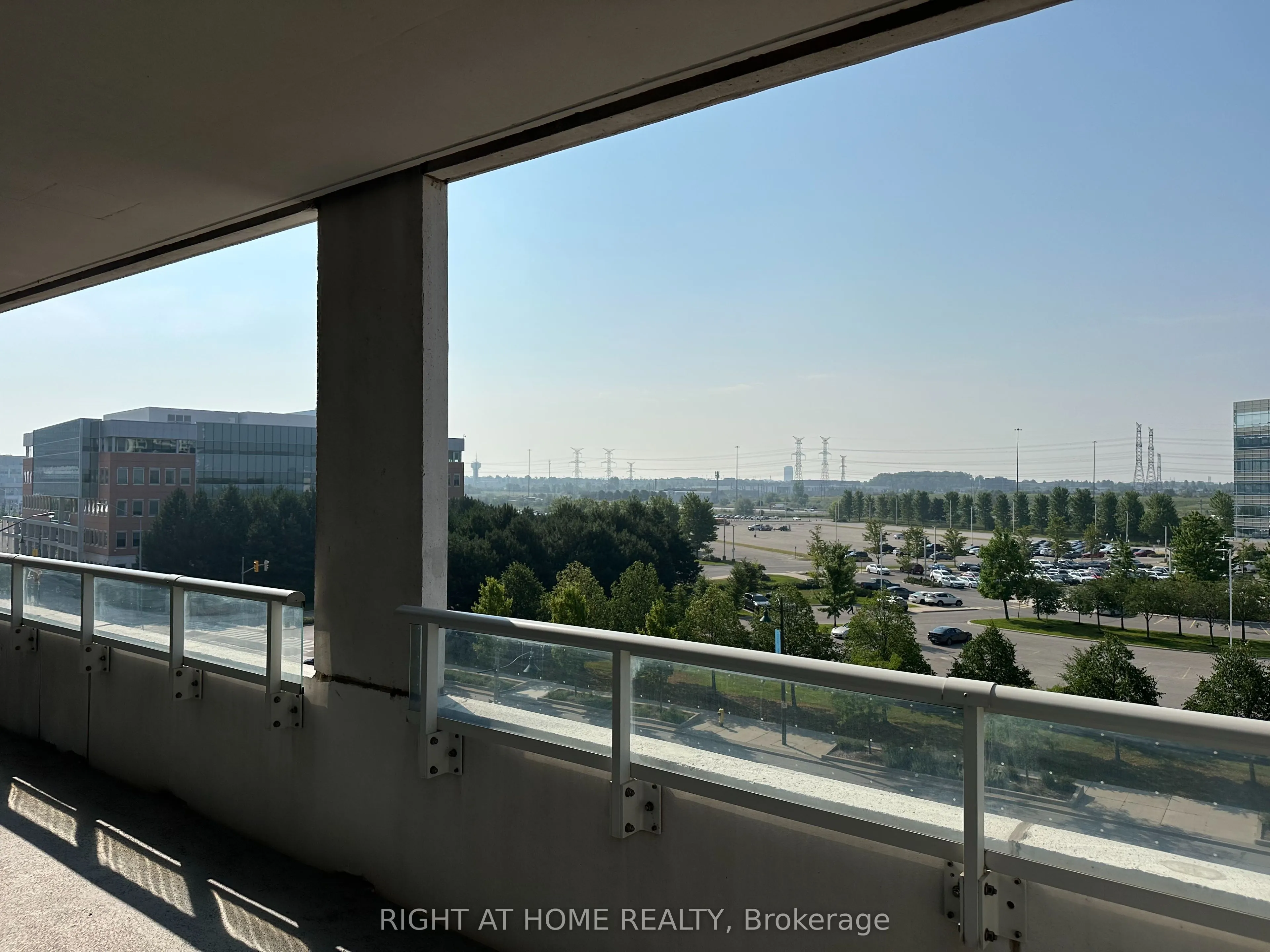 8 Rouge Valley Drive W, #513