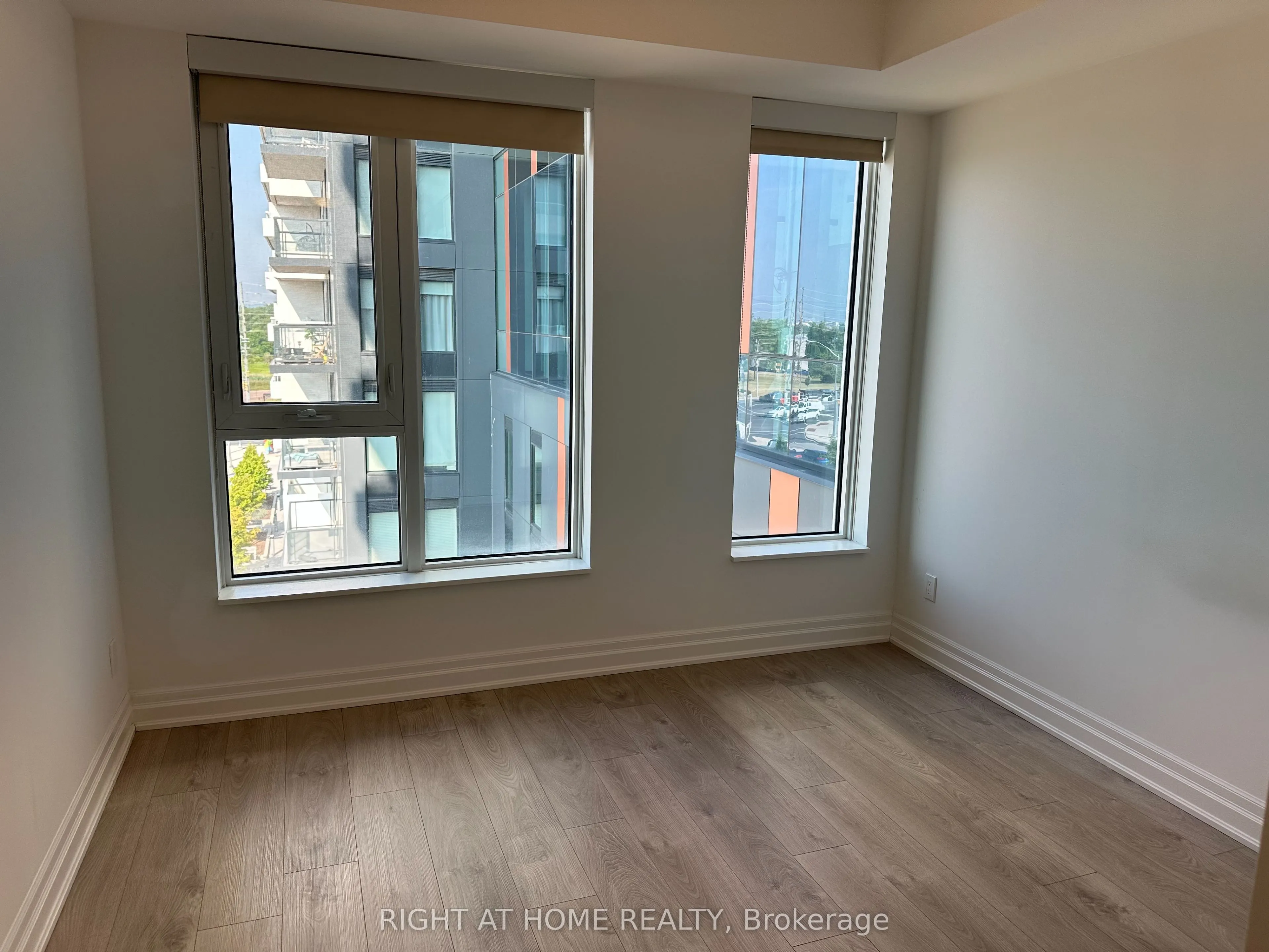8 Rouge Valley Drive W, #513