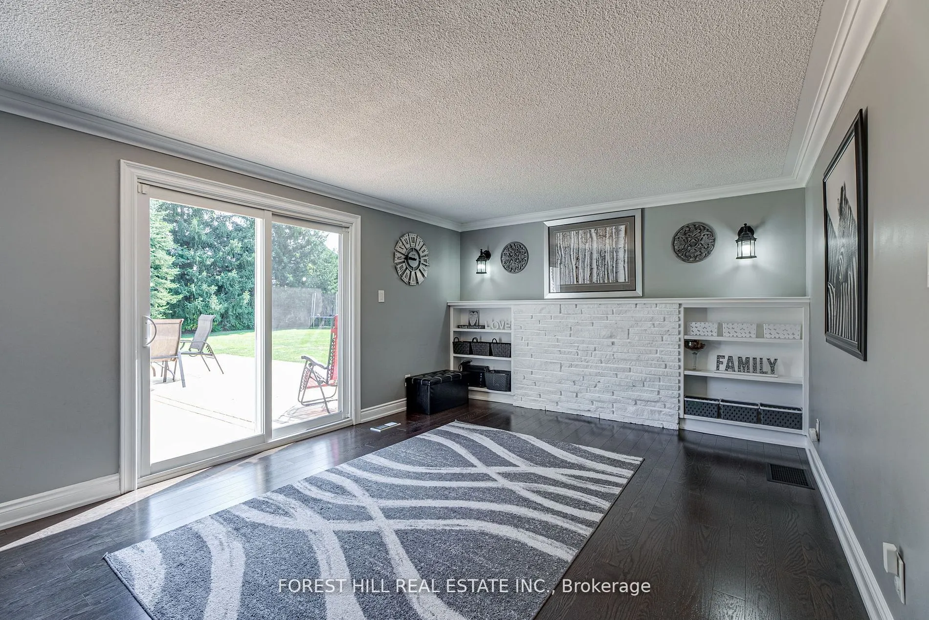 5837 Yonge Street
