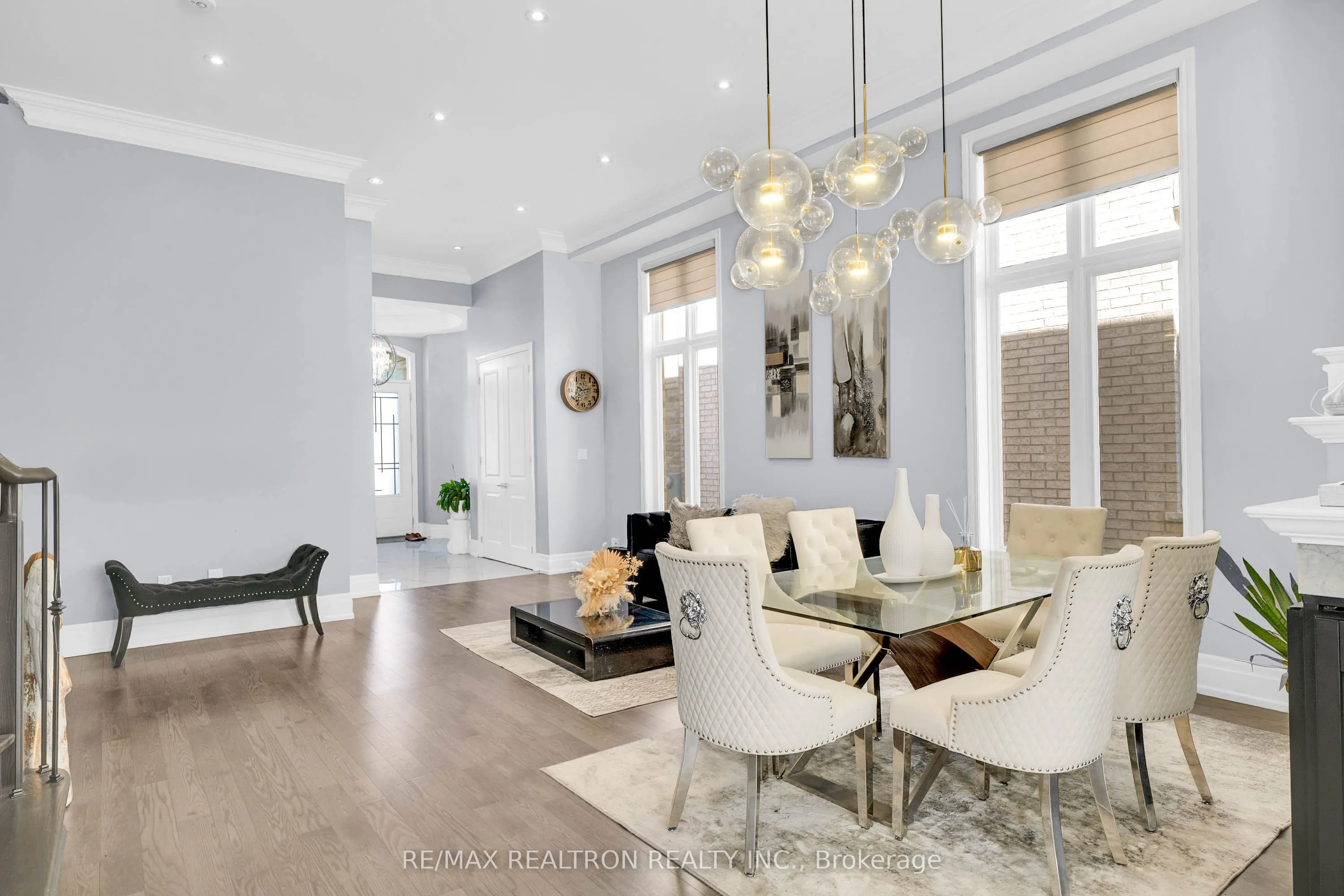 15 Cannes Avenue E