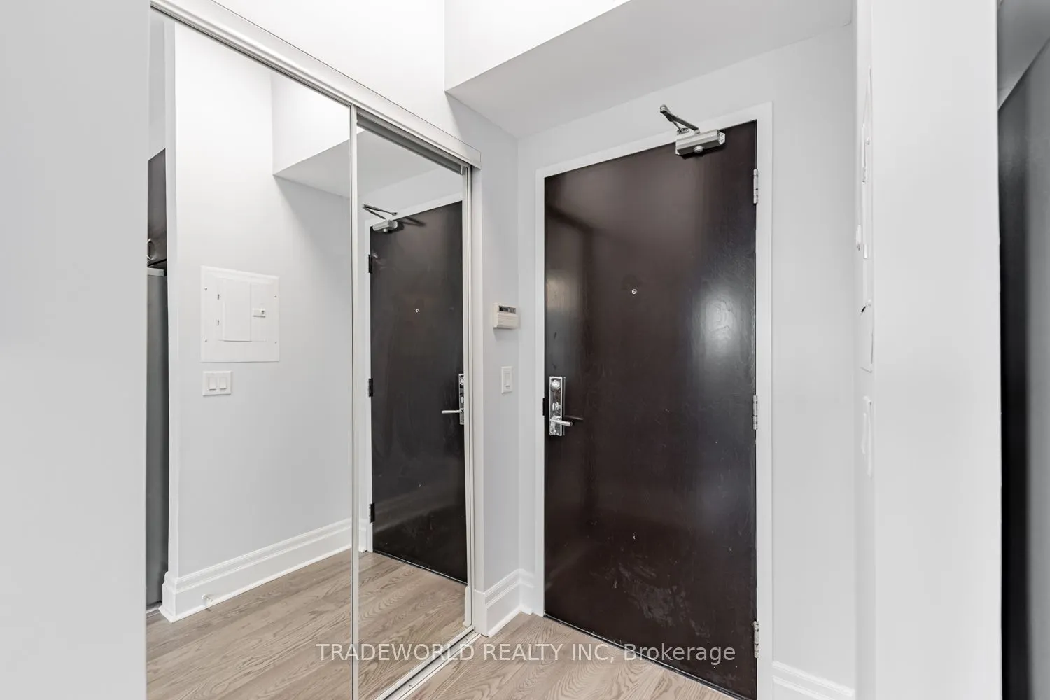39 Upper Duke Crescent, #707